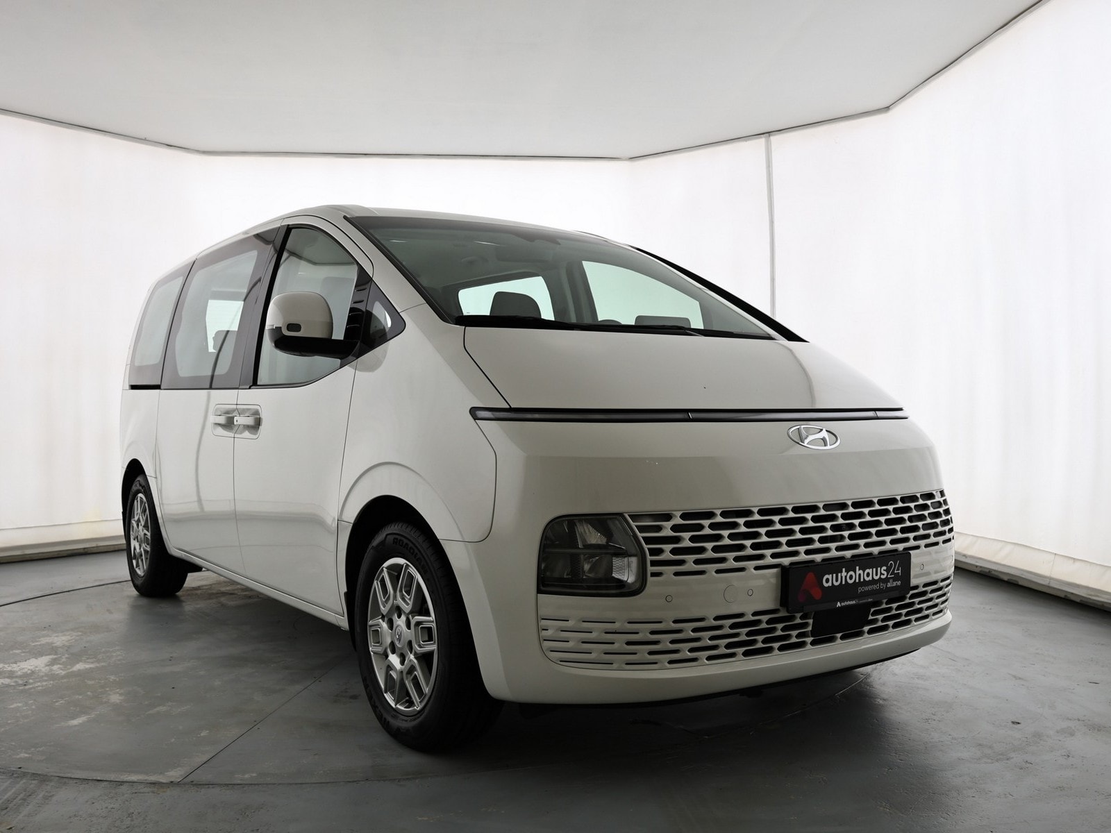 Hyundai Staria Kleinbus / Van HYUNDAI Staria 2.2 CRDi Trend 9-Sitzer Automatik 2WD Van #1