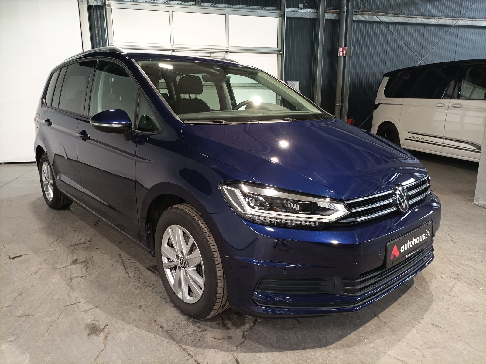 Volkswagen Touran Kleinbus / Van VOLKSWAGEN Touran 2.0 TDI SCR DSG Comfortline Kompaktvan #1