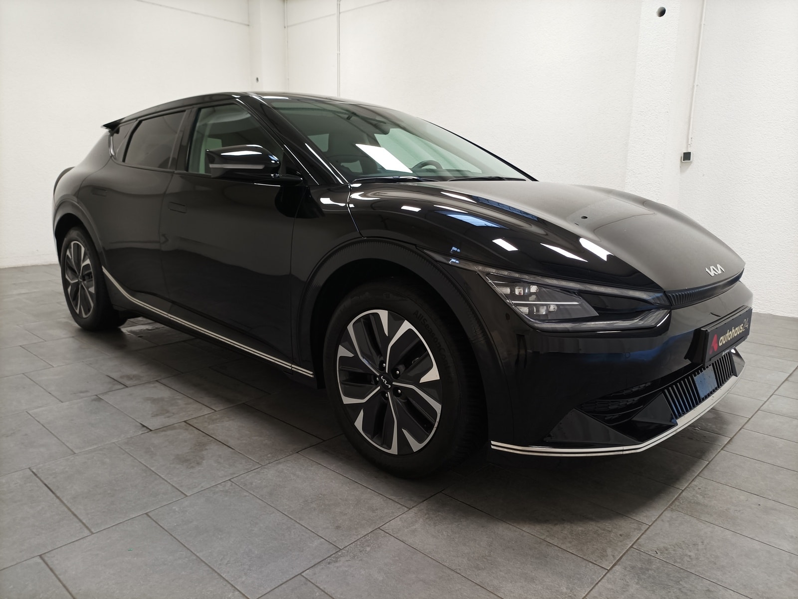 Kia EV6 SUV / Crossover / Geländewagen KIA EV6 77,4 kWh 168 kW Heckantrieb Sports Utility Vehicle #1