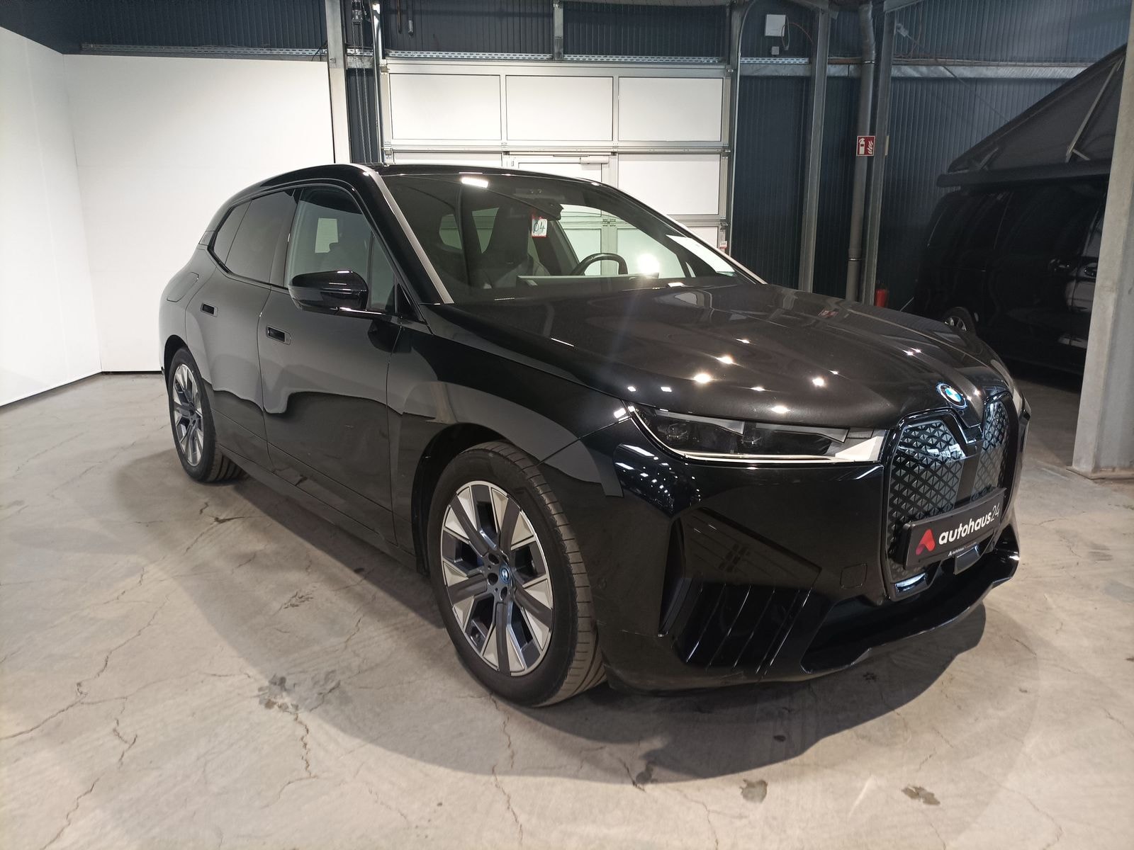 BMW iX SUV / Crossover / Geländewagen BMW iX xDrive40 Sports Utility Vehicle #1