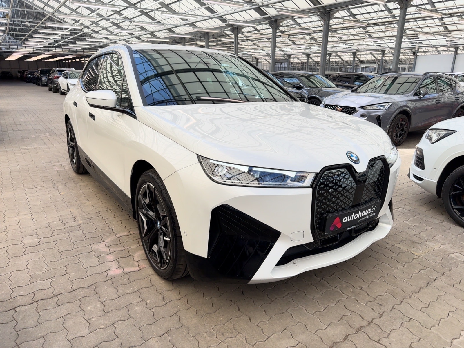 BMW iX SUV / Crossover / Geländewagen BMW iX xDrive40 Sports Utility Vehicle #1