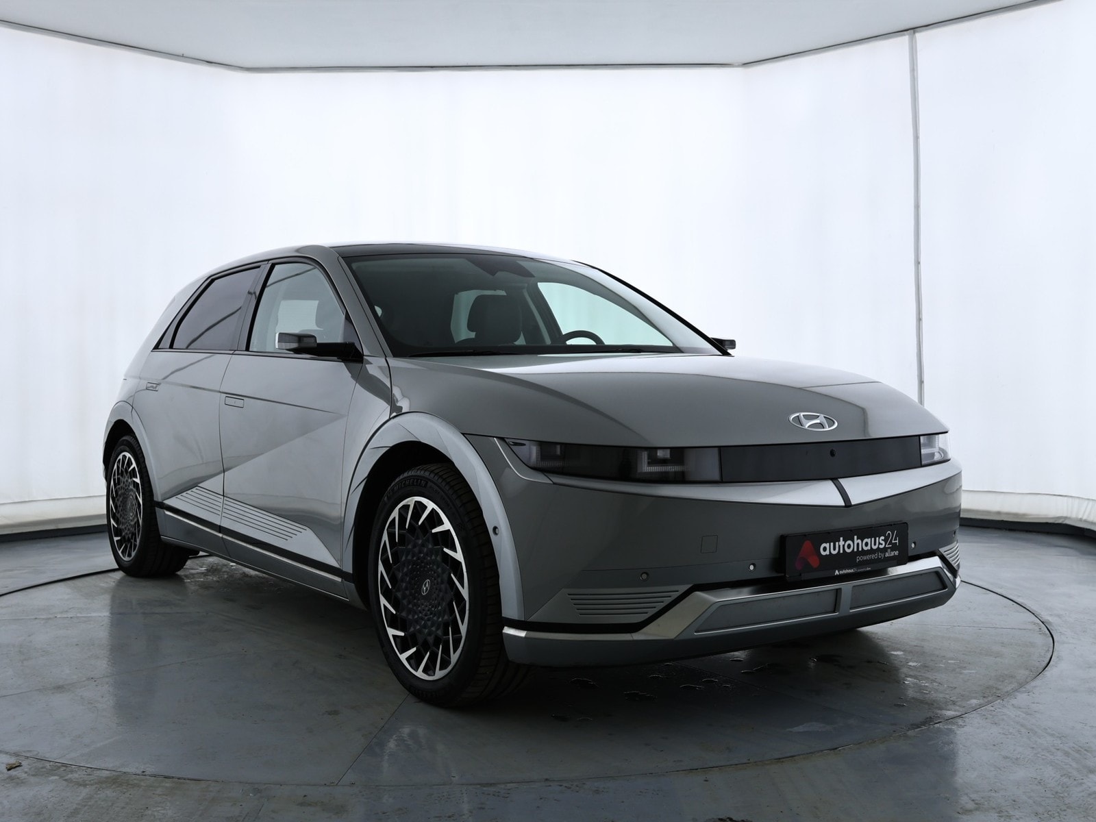 Hyundai IONIQ 5 Limousine HYUNDAI IONIQ 5 77,4 kWh Allradantrieb Sports Utility Vehicle #1