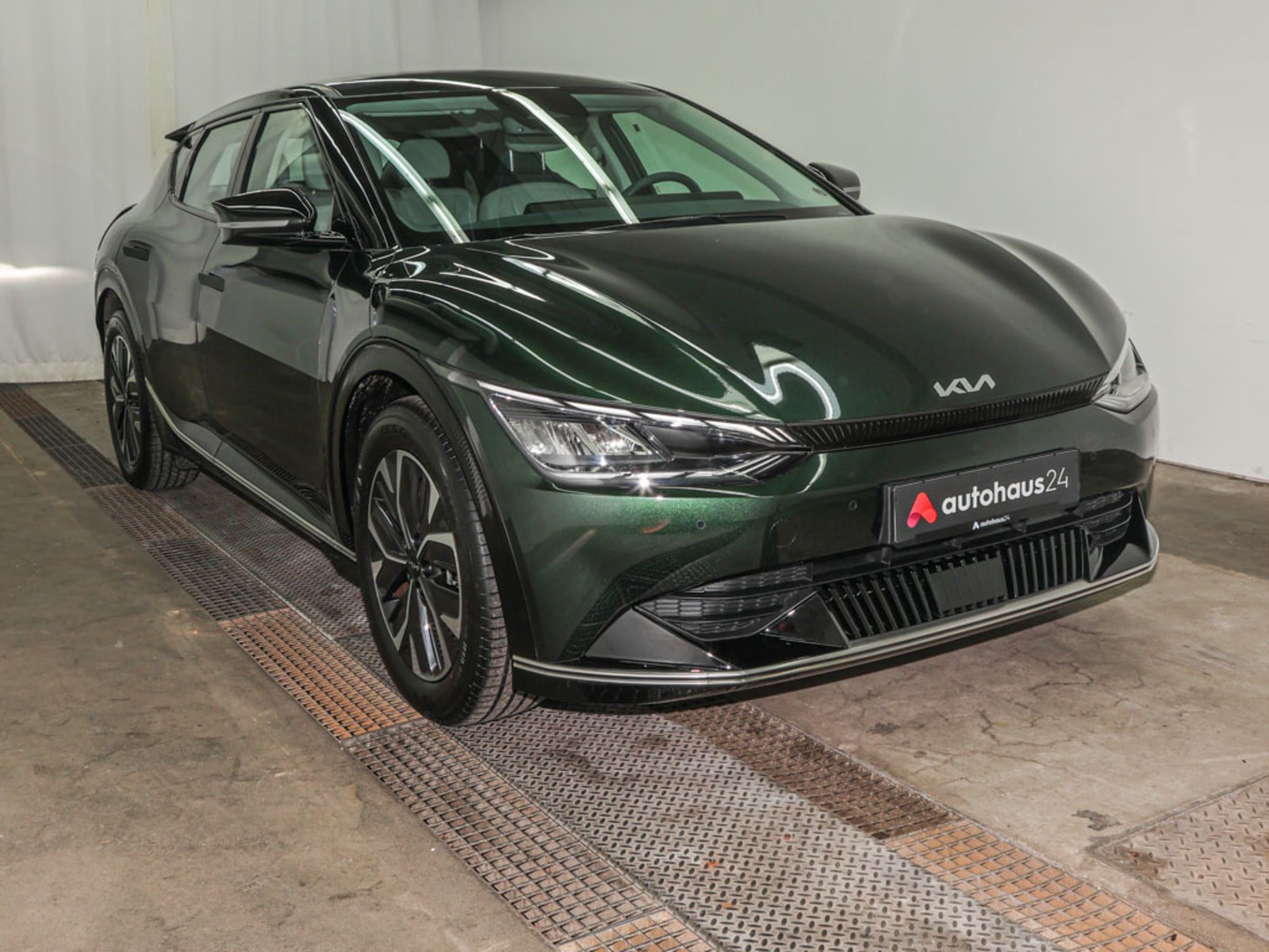 Kia EV6 SUV / Crossover / Geländewagen KIA EV6 77,4 kWh 168 kW Heckantrieb Sports Utility Vehicle #1