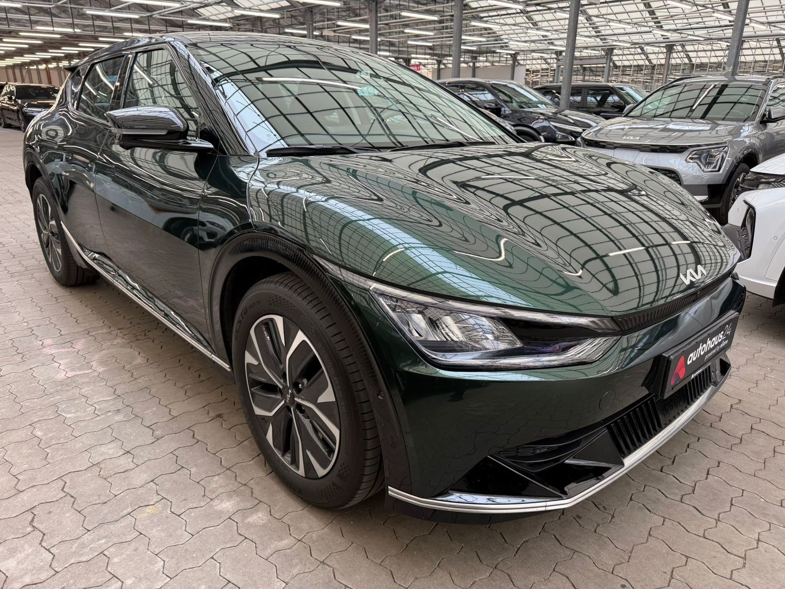 Kia EV6 SUV / Crossover / Geländewagen KIA EV6 77,4 kWh 168 kW Heckantrieb Sports Utility Vehicle #1