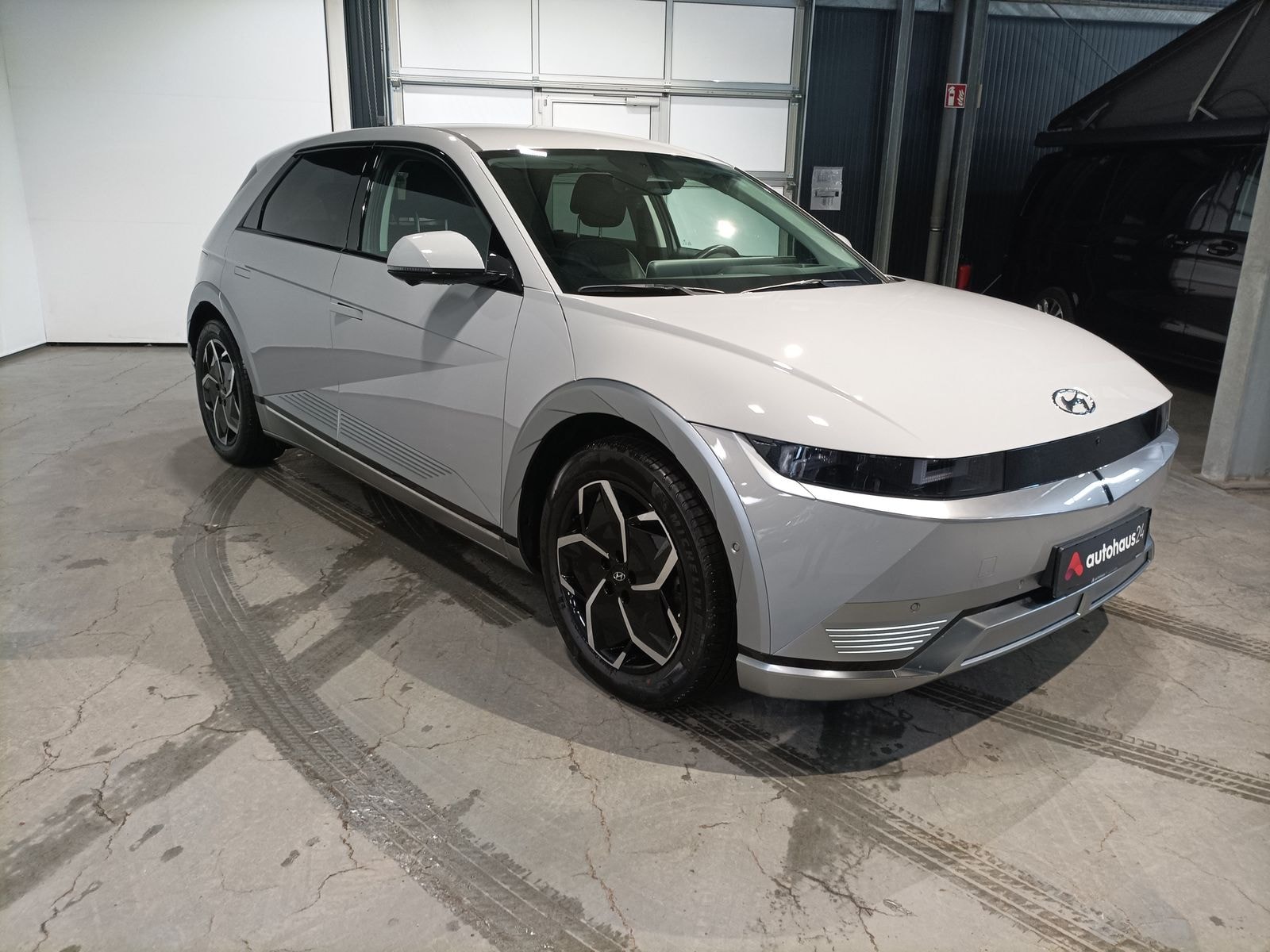 Hyundai IONIQ 5 Limousine HYUNDAI IONIQ 5 77,4 kWh Heckantrieb Sports Utility Vehicle #1