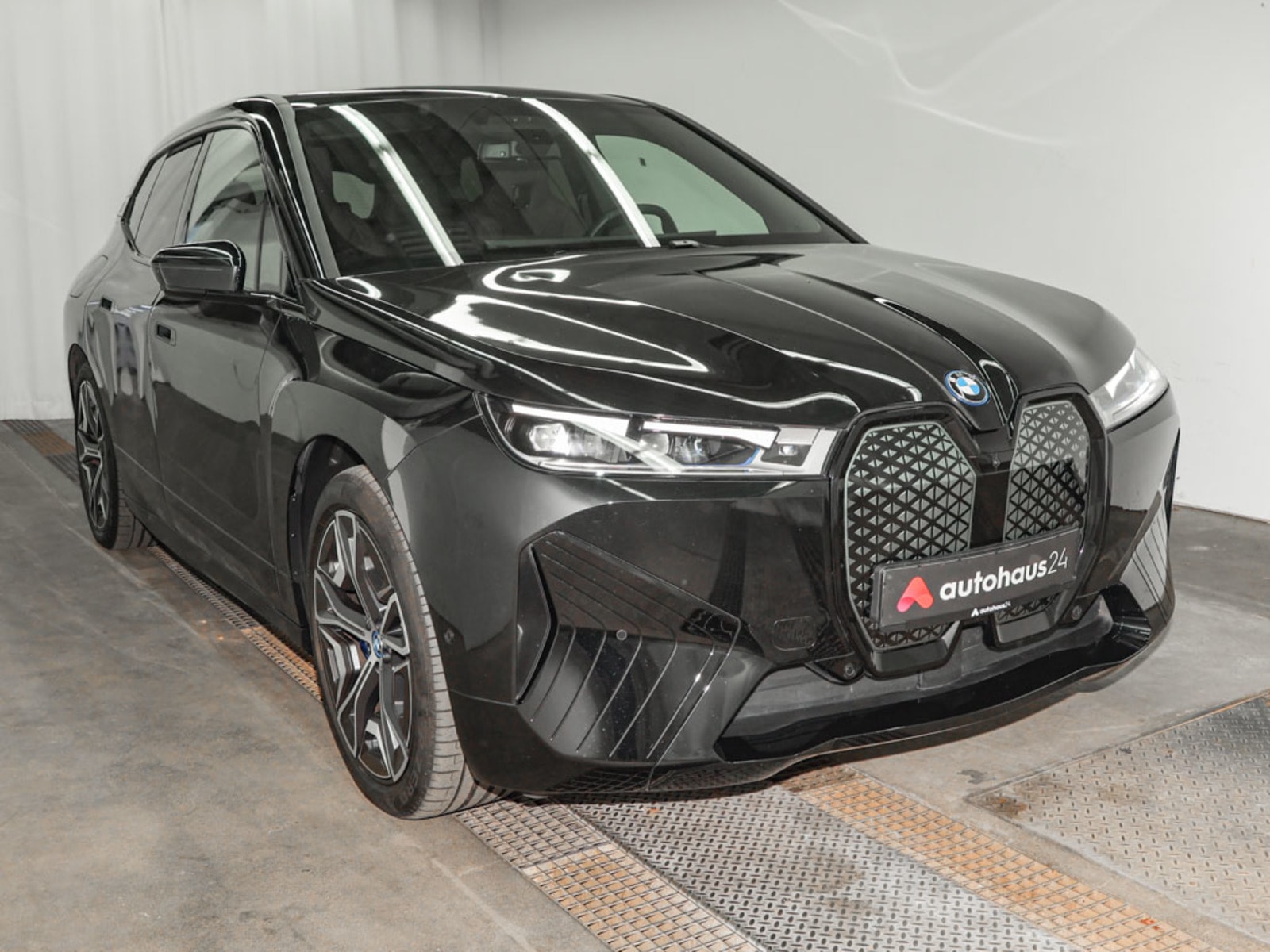 BMW iX SUV / Crossover / Geländewagen BMW iX xDrive50 Sports Utility Vehicle #1