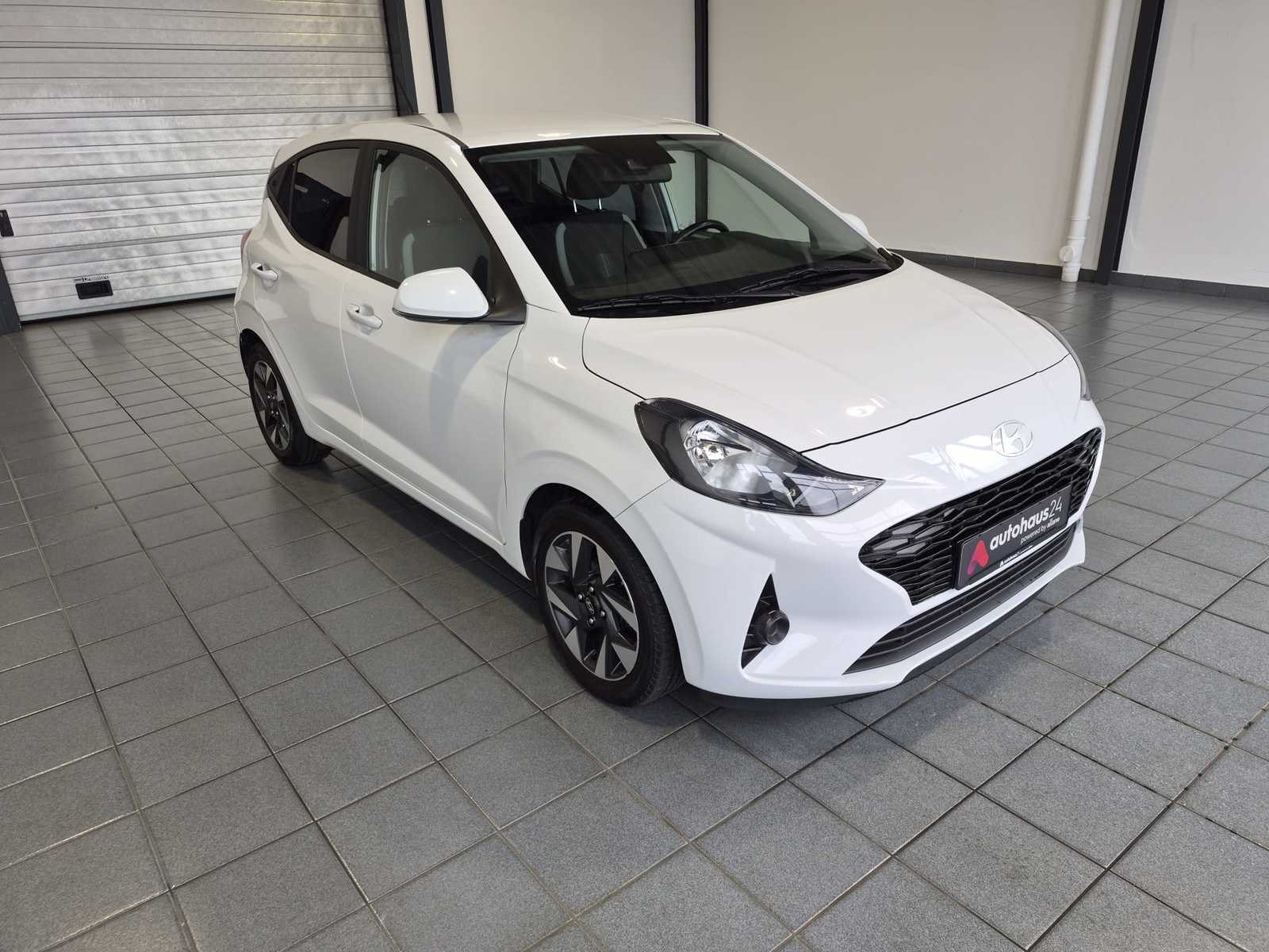 Hyundai i10 Schräghecklimousine HYUNDAI i10 1.0 Trend Schräghecklimousine #1