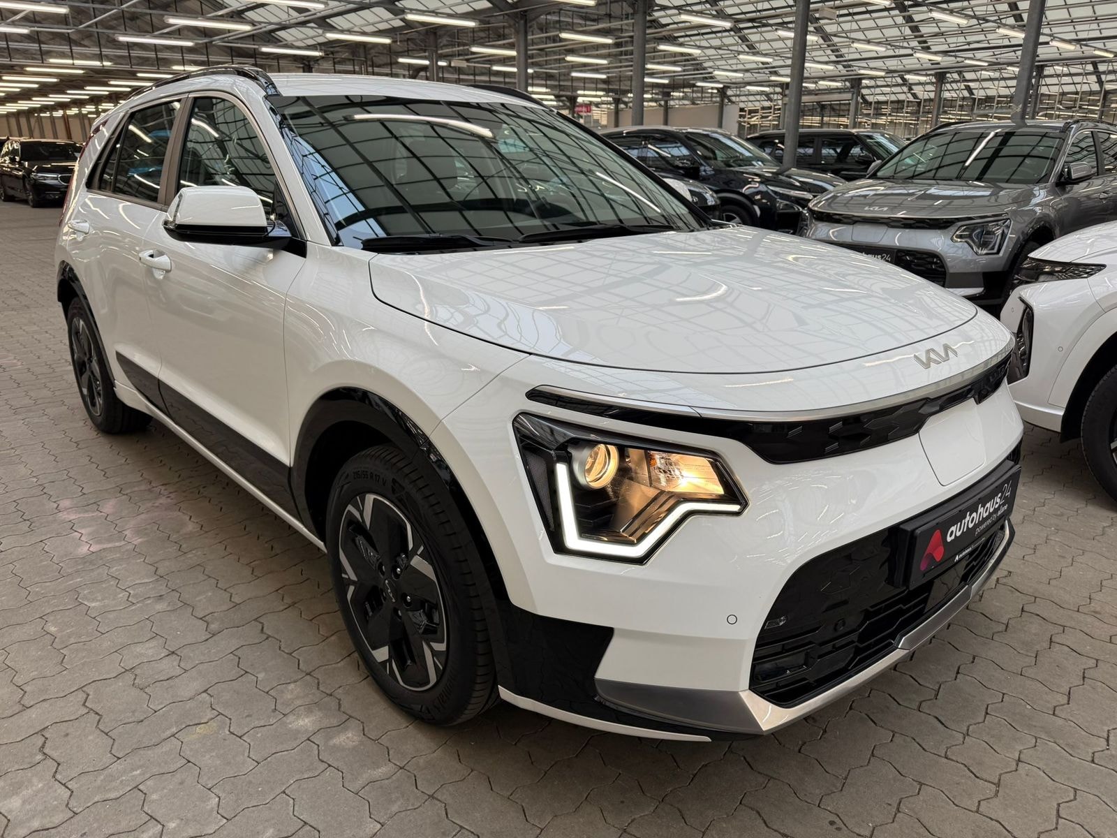 Kia Niro SUV / Crossover / Geländewagen KIA Niro EV Vision Schräghecklimousine #1