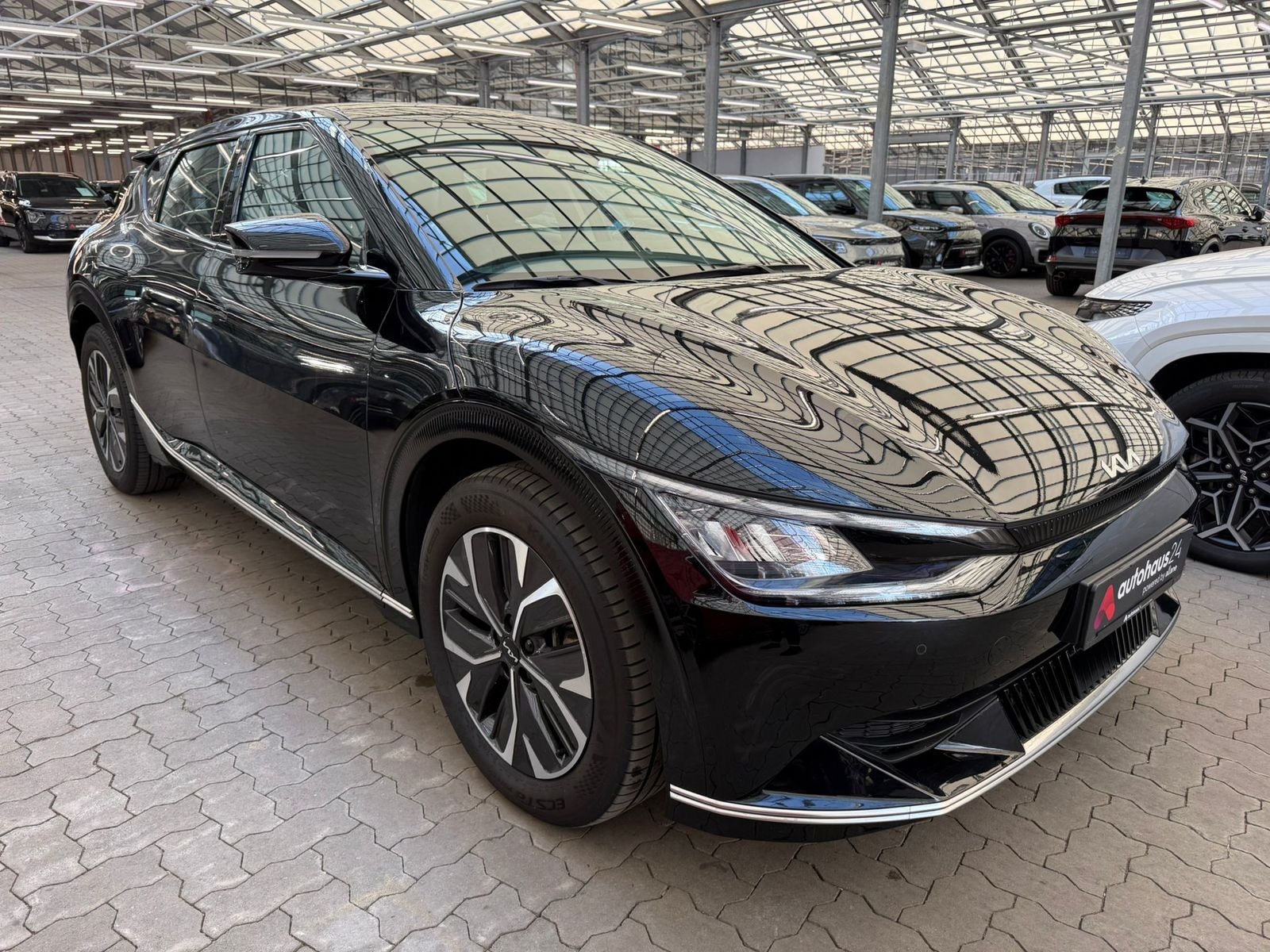 Kia EV6 SUV / Crossover / Geländewagen KIA EV6 77,4 kWh 168 kW Heckantrieb Sports Utility Vehicle #1