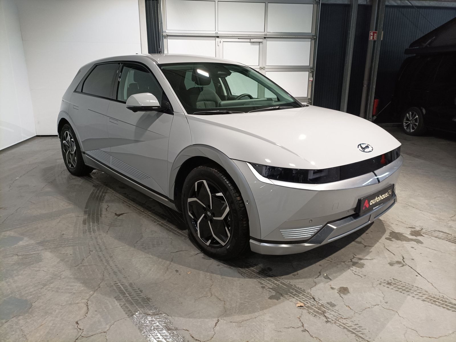 Hyundai IONIQ 5 Limousine HYUNDAI IONIQ 5 77,4 kWh Allradantrieb Sports Utility Vehicle #1