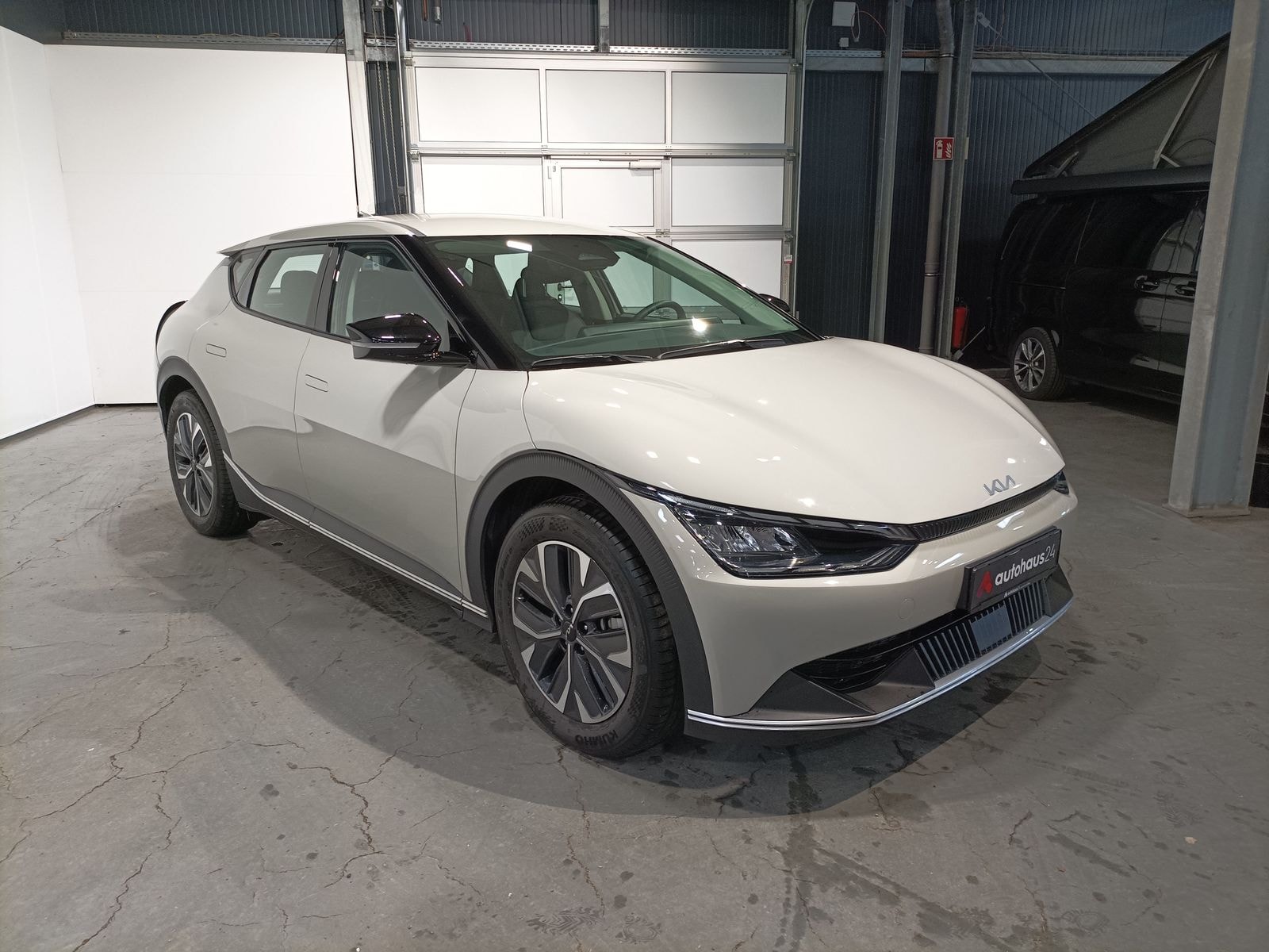 Kia EV6 SUV / Crossover / Geländewagen KIA EV6 77,4 kWh 239 kW Allradantrieb Business Sports Utility Vehicle #1