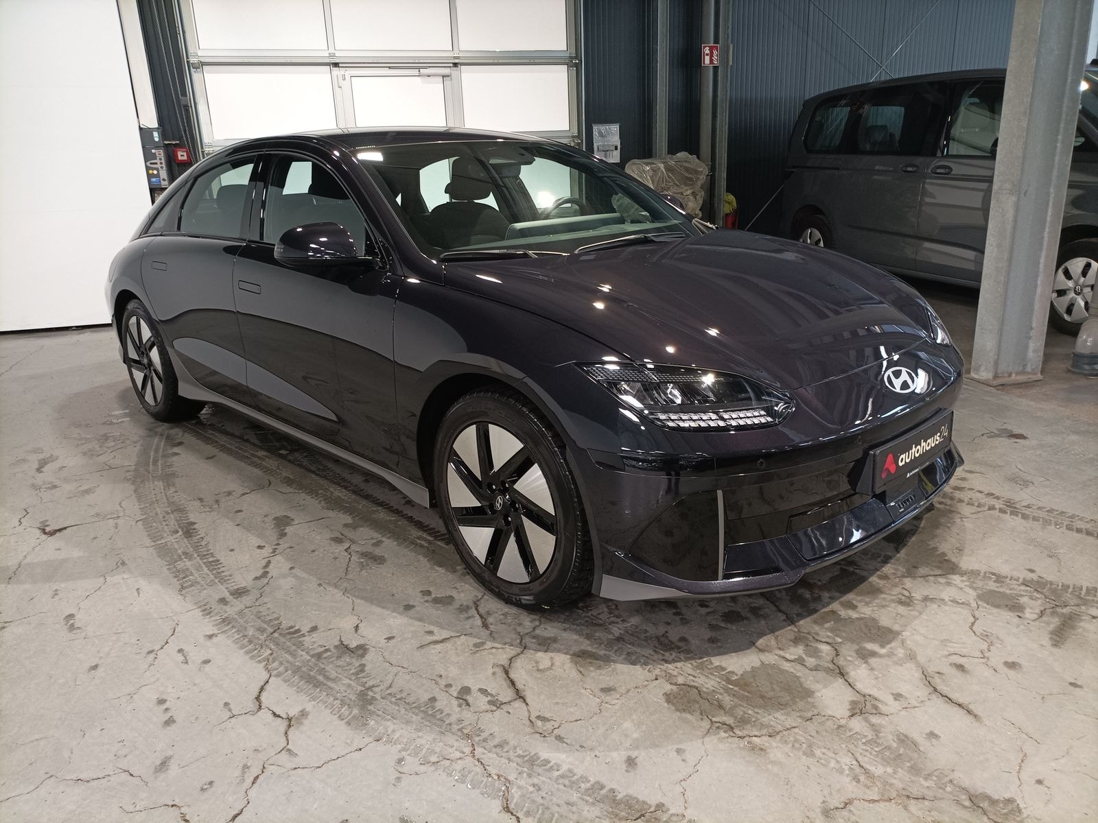 Hyundai IONIQ 6 Limousine HYUNDAI IONIQ 6 77,4kWh 168kW Dynamiq Limousine #1