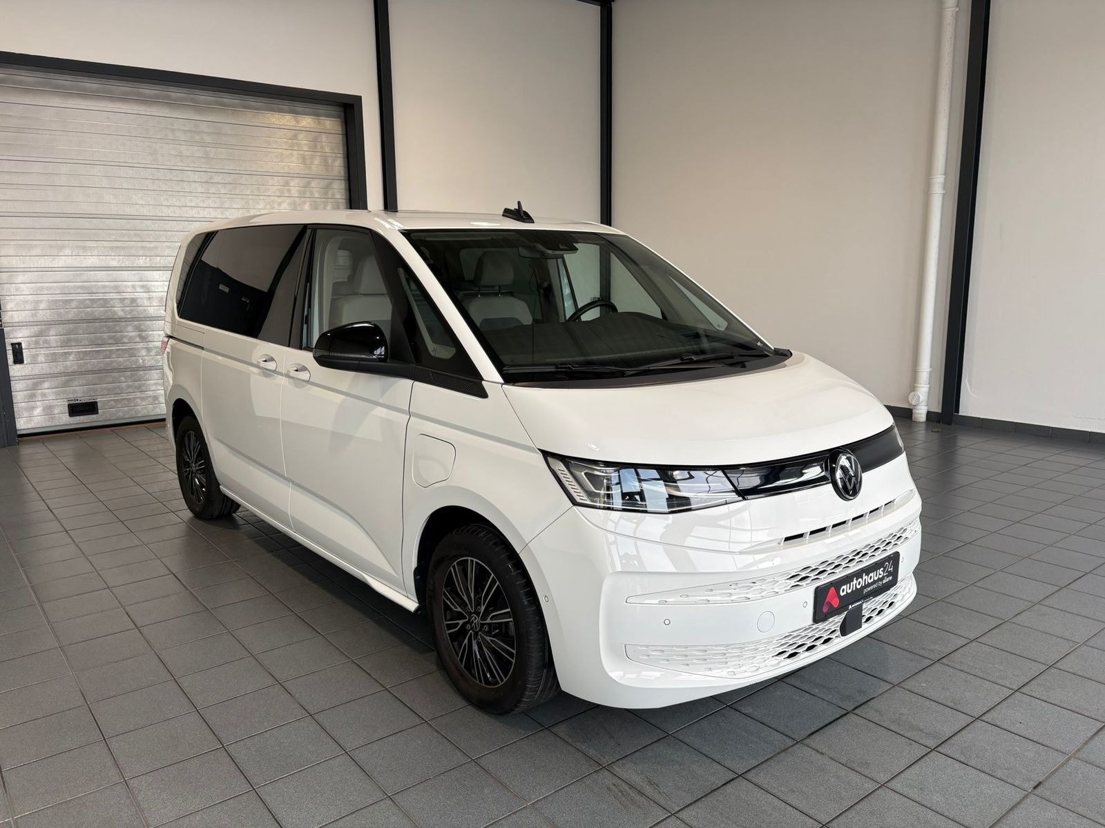 Volkswagen Multivan Kleinbus / Van VOLKSWAGEN Multivan 1,4 eHybrid OPF DSG Van #1