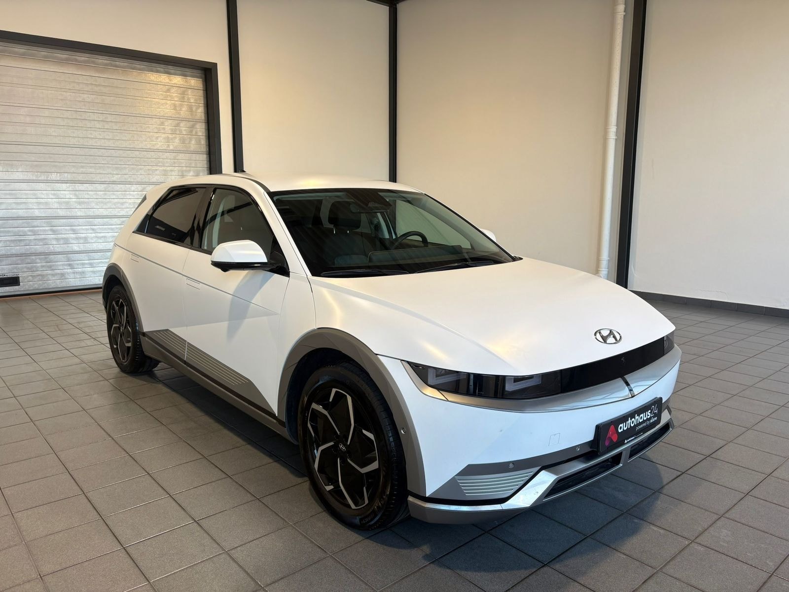 Hyundai IONIQ 5 Limousine HYUNDAI IONIQ 5 77,4 kWh Allradantrieb Sports Utility Vehicle #1