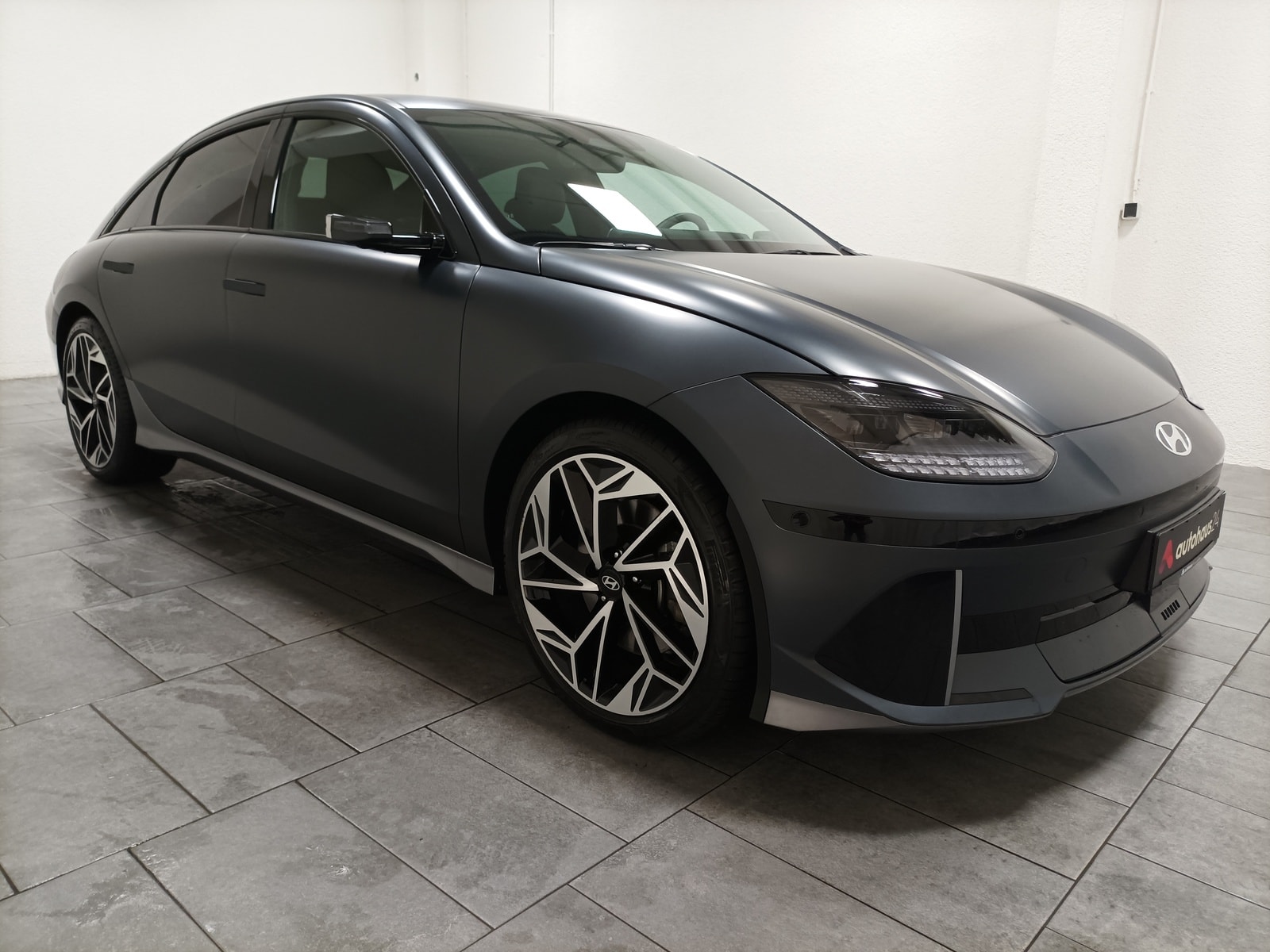 Hyundai IONIQ 6 Limousine HYUNDAI IONIQ 6 77,4kWh 168kW Dynamiq Limousine #1