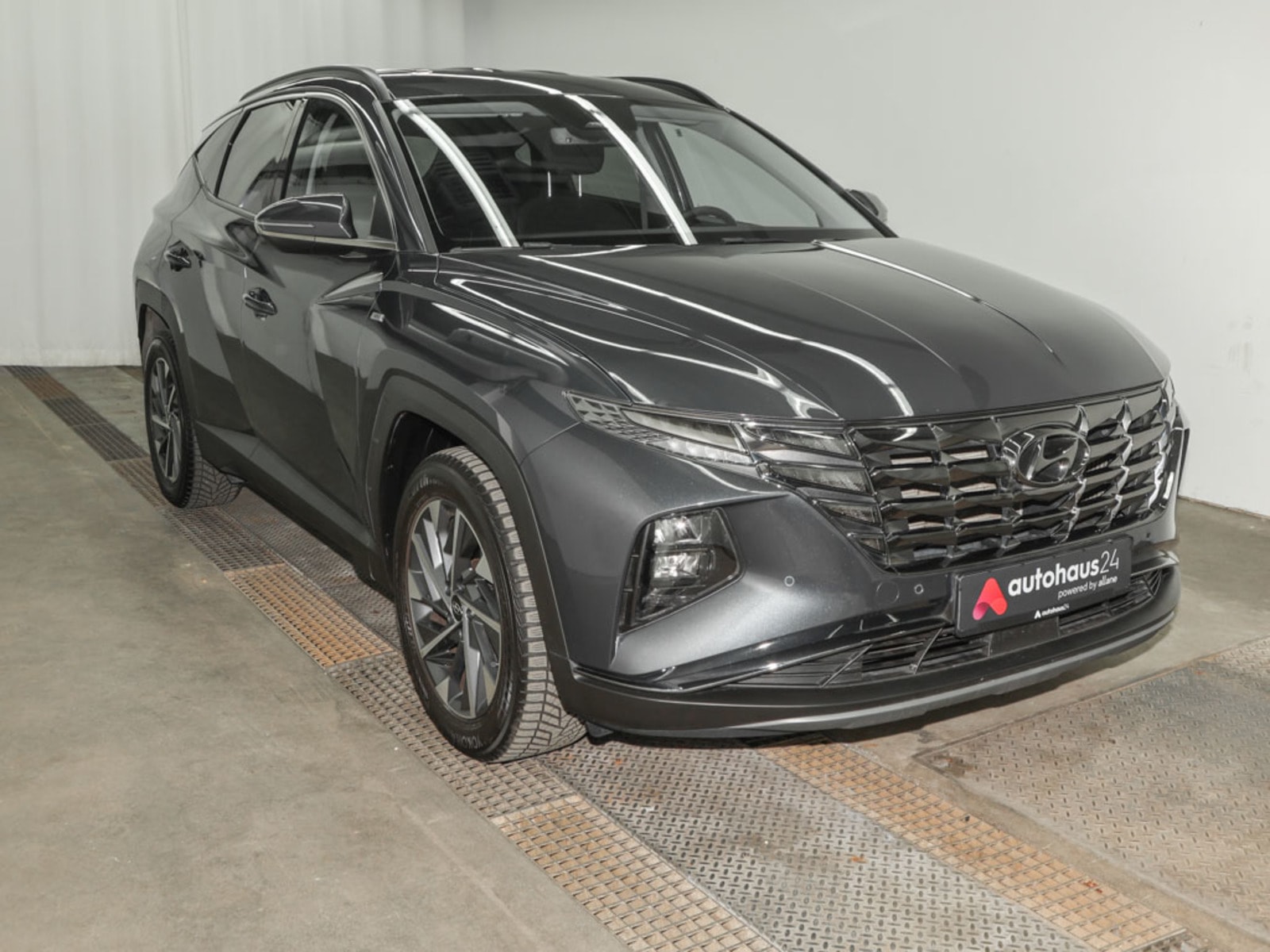 Hyundai Tucson SUV / Crossover / Geländewagen HYUNDAI Tucson 1.6 T-GDI 132kW 48V Trend DCT 4WD Sports Utility Vehicle #1