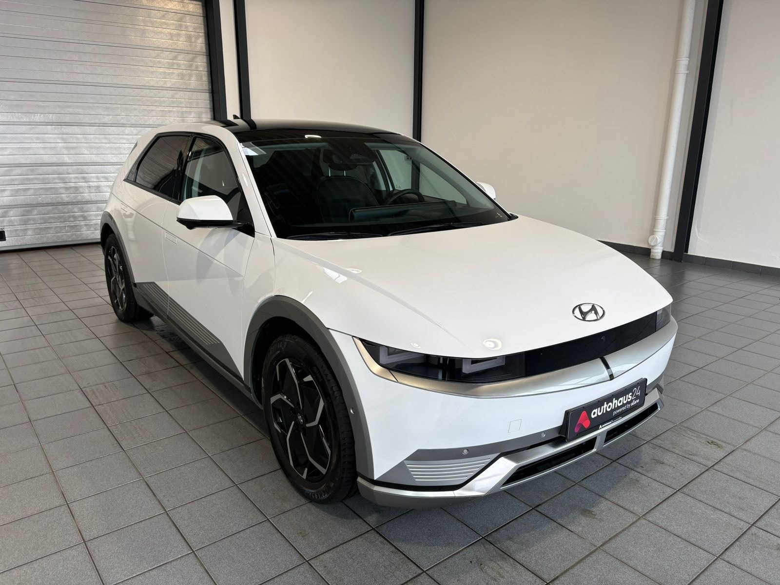 Hyundai IONIQ 5 Limousine HYUNDAI IONIQ 5 77,4 kWh Allradantrieb Sports Utility Vehicle #1