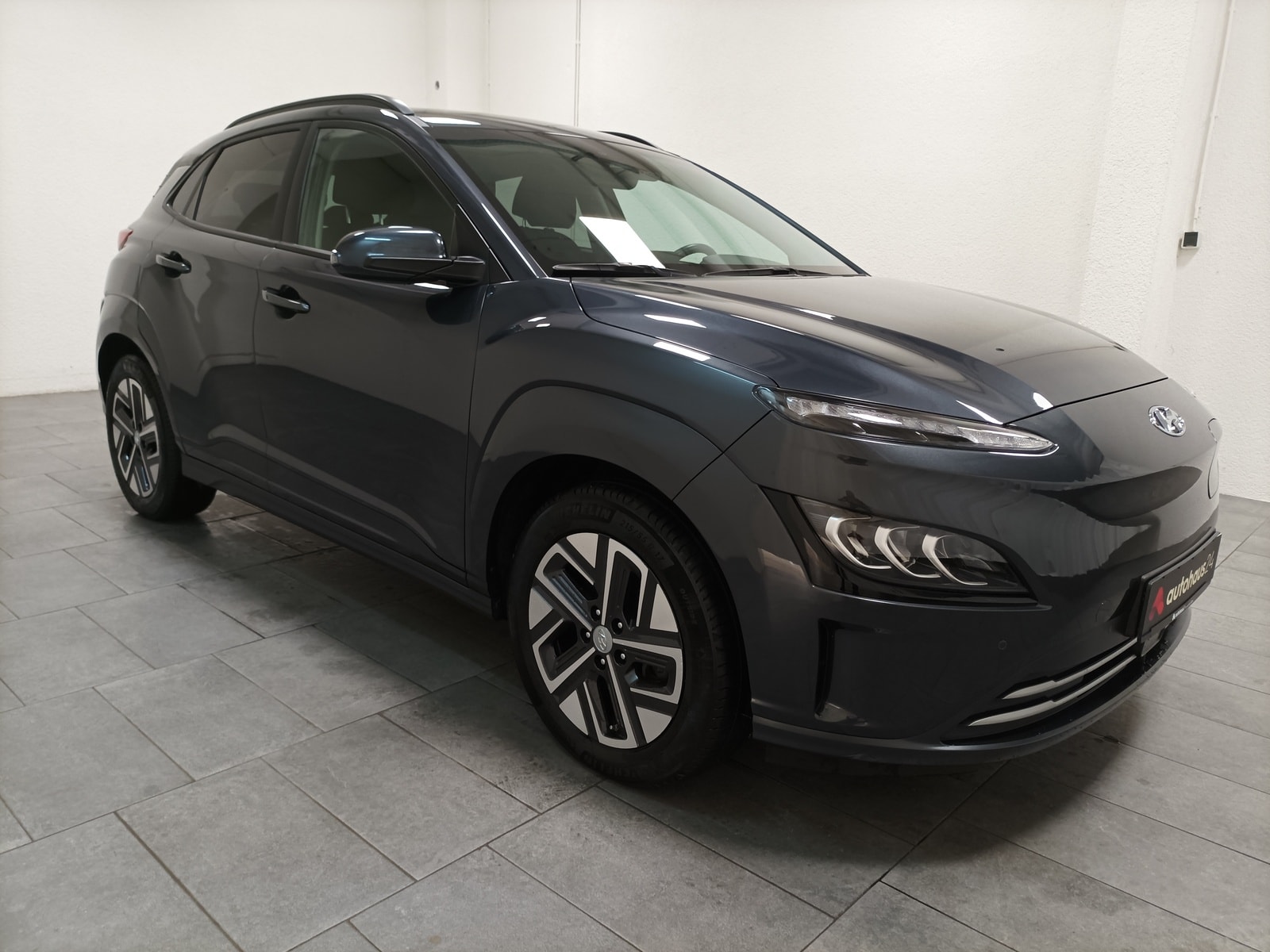 Hyundai Kona SUV / Crossover / Geländewagen HYUNDAI Kona ELEKTRO 100kW Advantage-Paket Sports Utility Vehicle #1