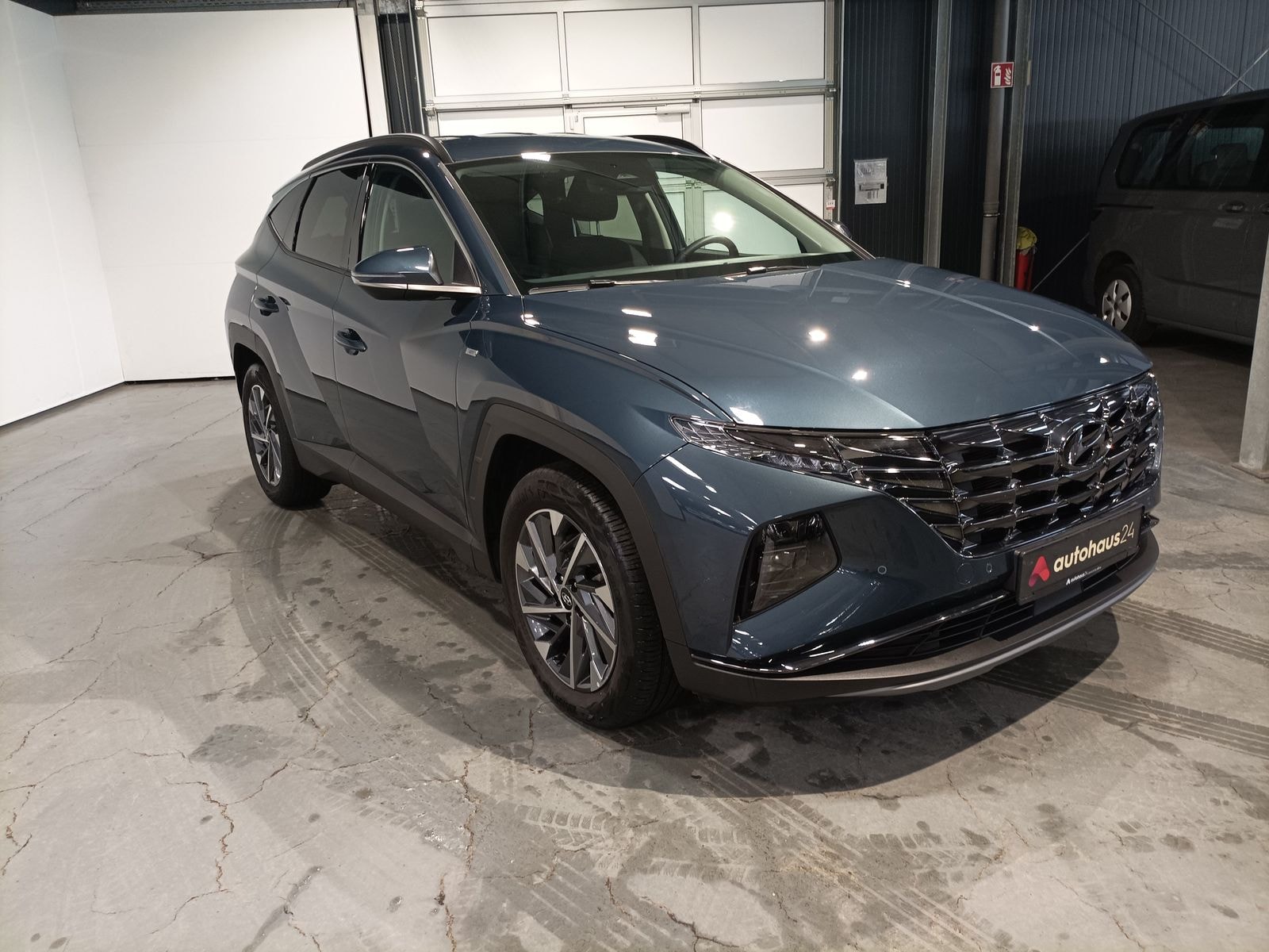 Hyundai Tucson SUV / Crossover / Geländewagen HYUNDAI Tucson 1.6 T-GDI 132kW 48V Trend DCT 4WD Sports Utility Vehicle #1