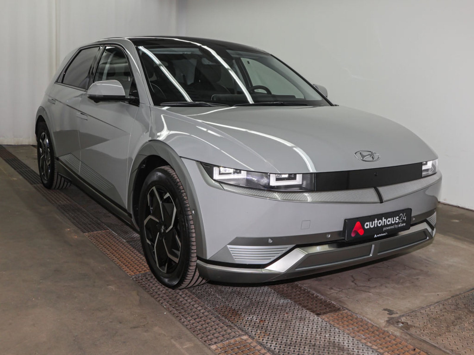 Hyundai IONIQ 5 Limousine HYUNDAI IONIQ 5 77,4 kWh Allradantrieb Sports Utility Vehicle #1