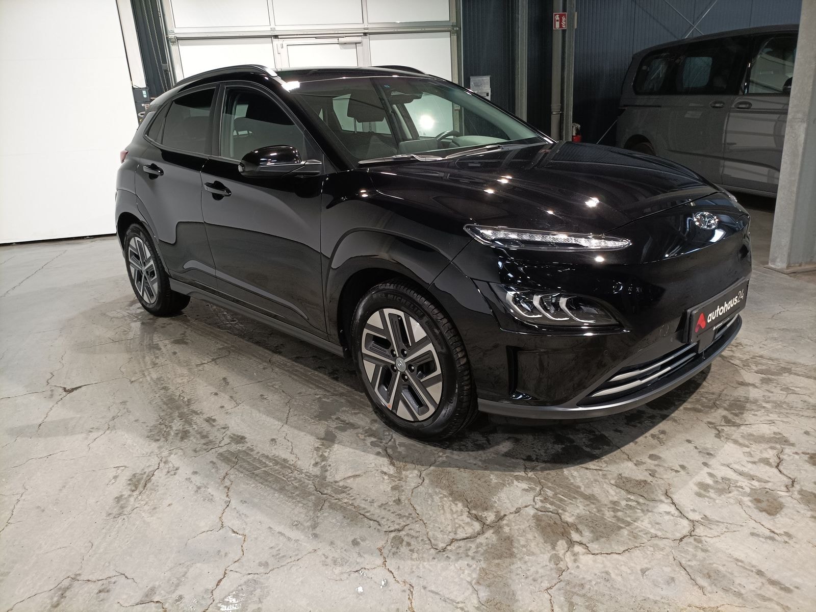 Hyundai Kona SUV / Crossover / Geländewagen HYUNDAI Kona ELEKTRO 100kW Advantage-Paket Sports Utility Vehicle #1