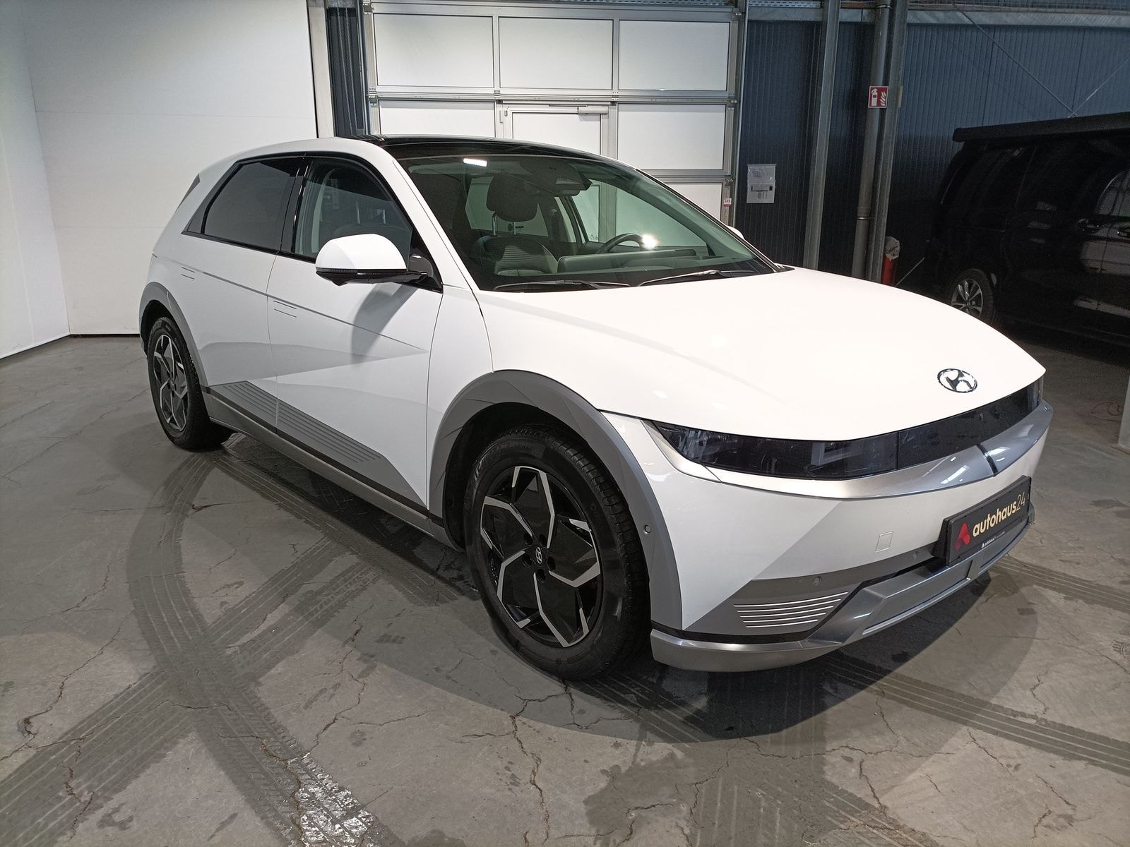 Hyundai IONIQ 5 Limousine HYUNDAI IONIQ 5 77,4 kWh Allradantrieb Sports Utility Vehicle #1