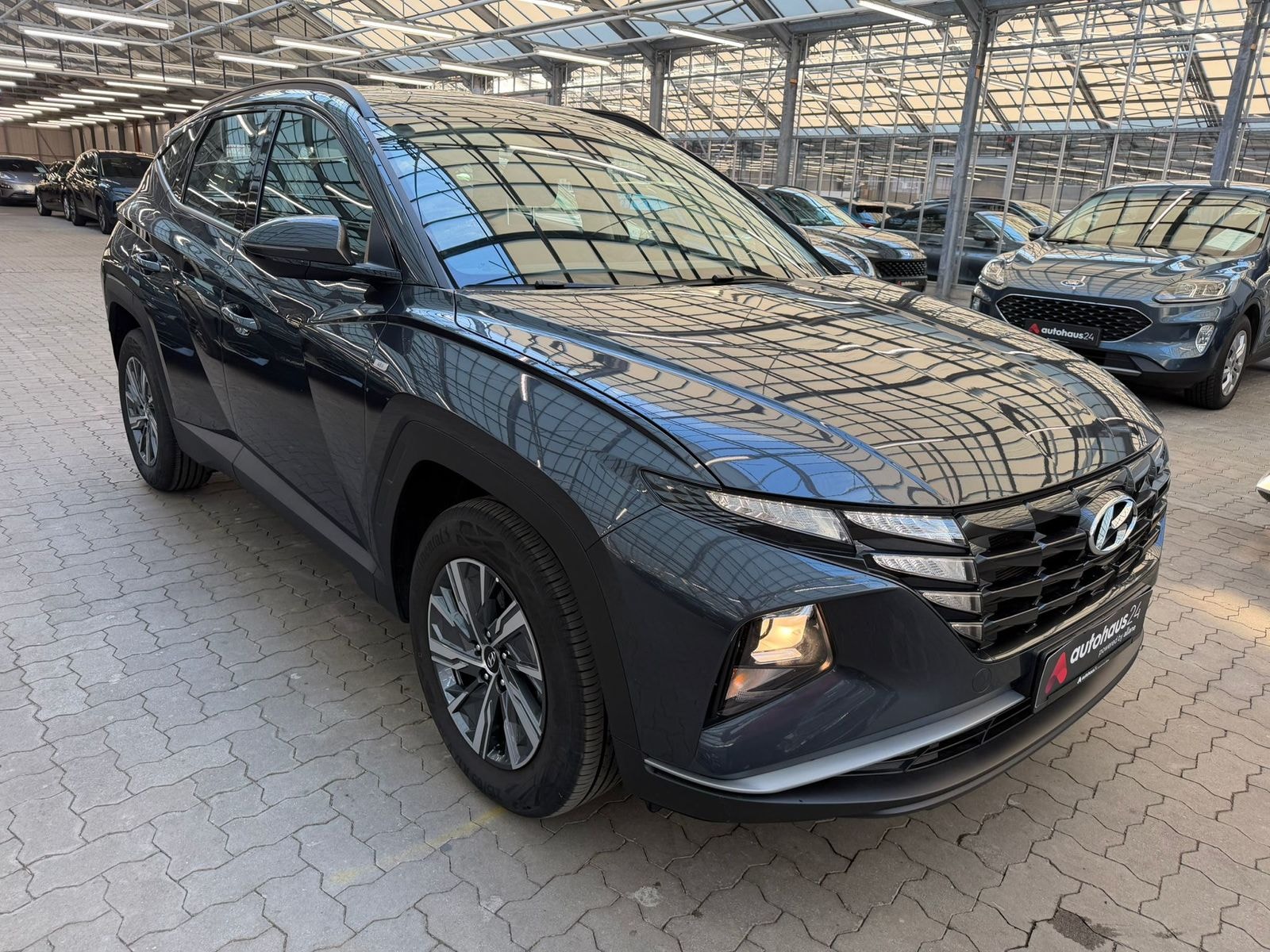 Hyundai Tucson SUV / Crossover / Geländewagen HYUNDAI Tucson 1.6 T-GDI 48V Select DCT Sports Utility Vehicle #1