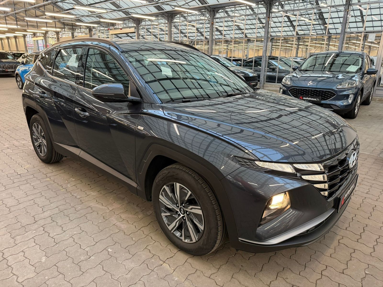 Hyundai Tucson SUV / Crossover / Geländewagen HYUNDAI Tucson 1.6 T-GDI 48V Select DCT Sports Utility Vehicle #1