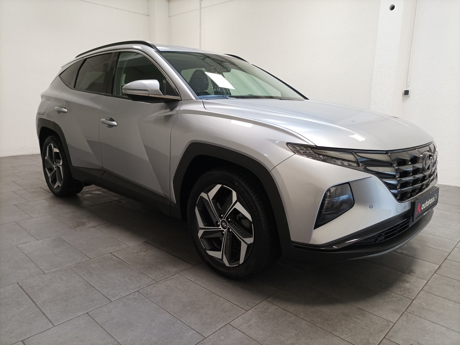 Hyundai Tucson SUV / Crossover / Geländewagen HYUNDAI Tucson 1.6 T-GDI Plug-in Hybrid 4WD Auto Sports Utility Vehicle #1