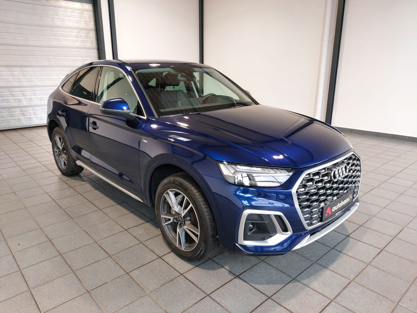 Audi Q5 SUV / Crossover / Geländewagen AUDI Q5 Sportback 40 TDI S tronic quattro S line Sports Utility Vehicle #1