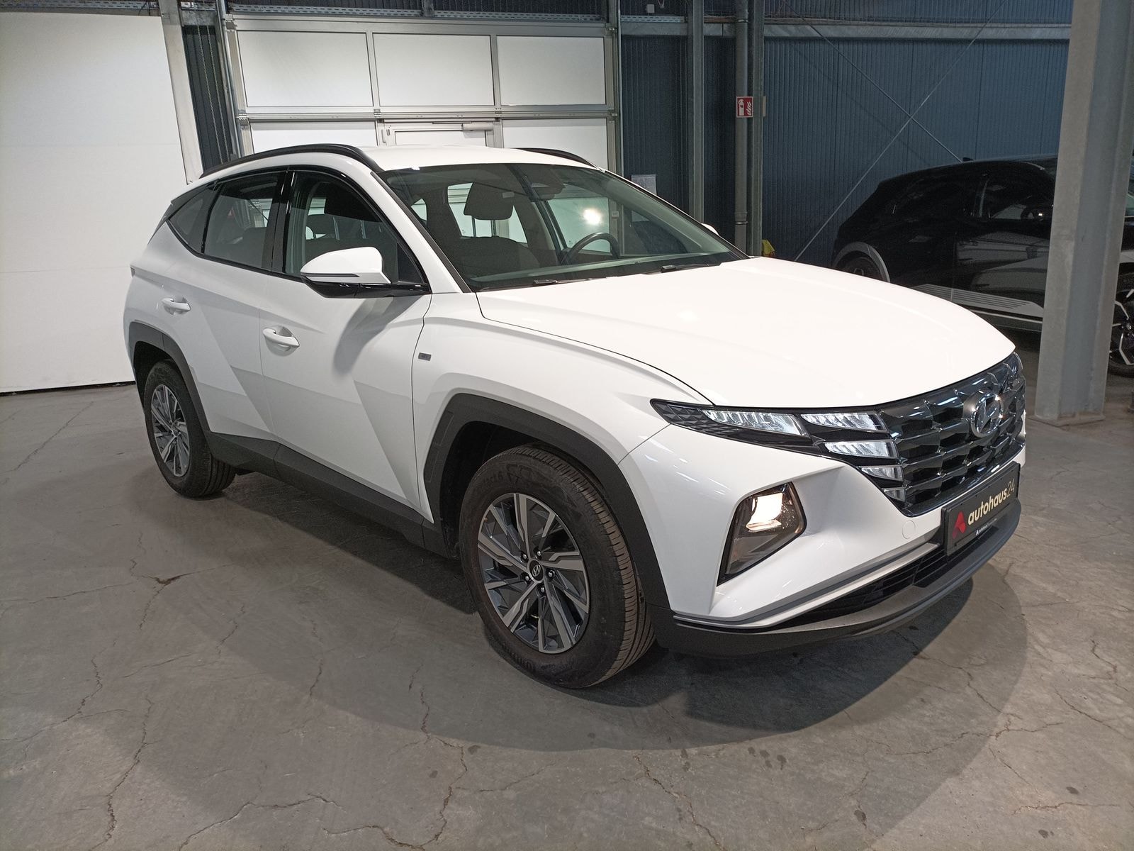 Hyundai Tucson SUV / Crossover / Geländewagen HYUNDAI Tucson 1.6 T-GDI 48V Select DCT Sports Utility Vehicle #1