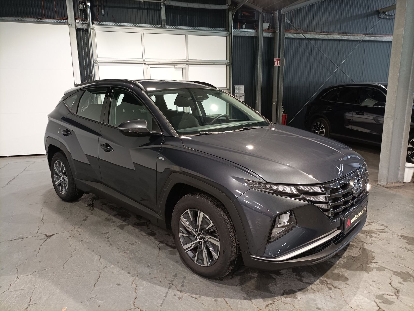 Hyundai Tucson SUV / Crossover / Geländewagen HYUNDAI Tucson 1.6 T-GDI 48V Select DCT Sports Utility Vehicle #1