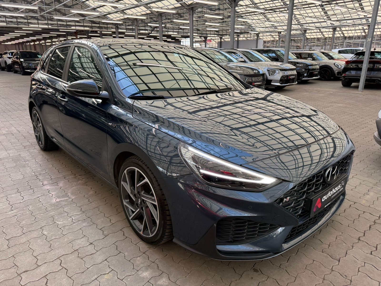 Hyundai i30 Limousine HYUNDAI i30 1.5 T-GDI Hybrid N Line DCT Schräghecklimousine #1