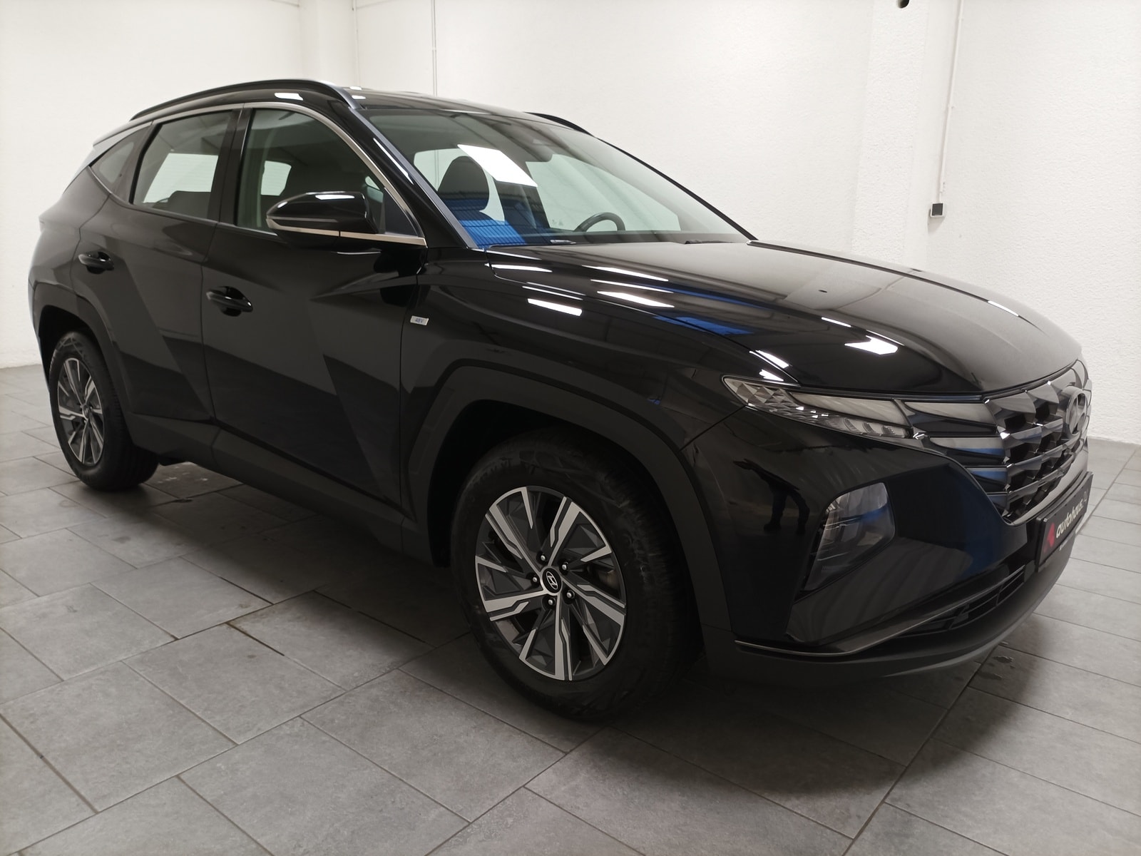 Hyundai Tucson SUV / Crossover / Geländewagen HYUNDAI Tucson 1.6 T-GDI 48V Select DCT Sports Utility Vehicle #1