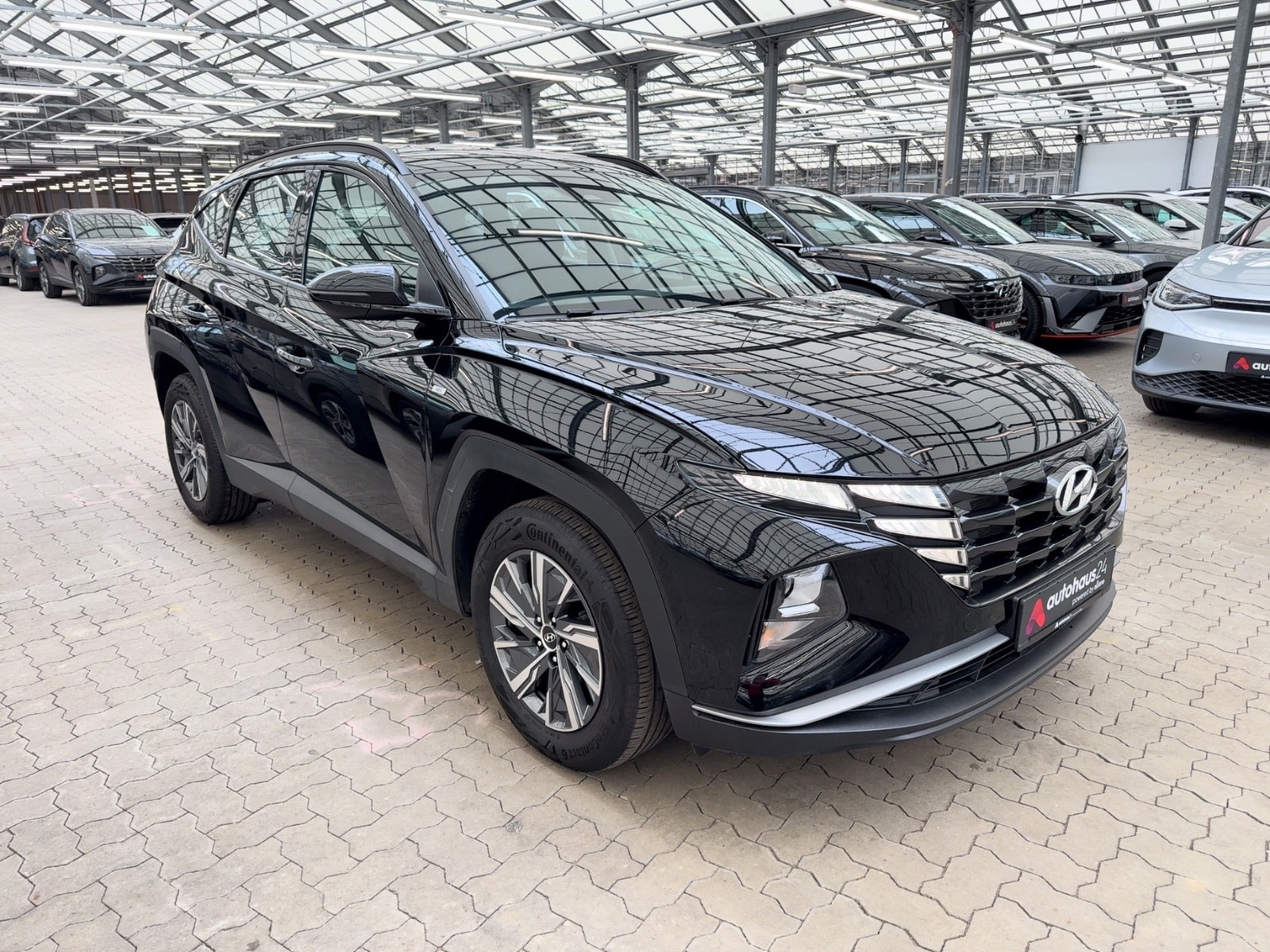 Hyundai Tucson SUV / Crossover / Geländewagen HYUNDAI Tucson 1.6 T-GDI 48V Select DCT Sports Utility Vehicle #1