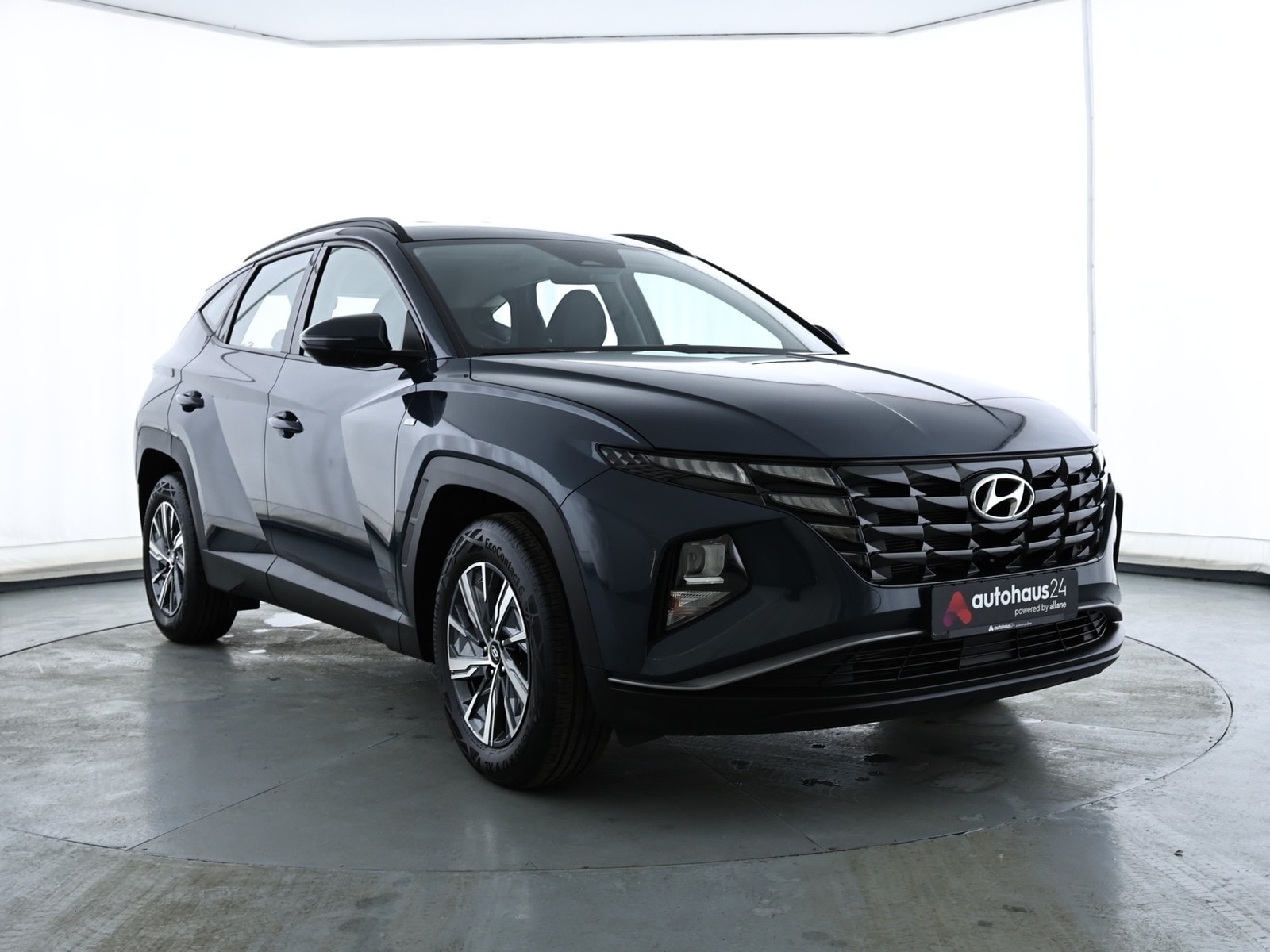 Hyundai Tucson SUV / Crossover / Geländewagen HYUNDAI Tucson 1.6 T-GDI 48V Select DCT Sports Utility Vehicle #1
