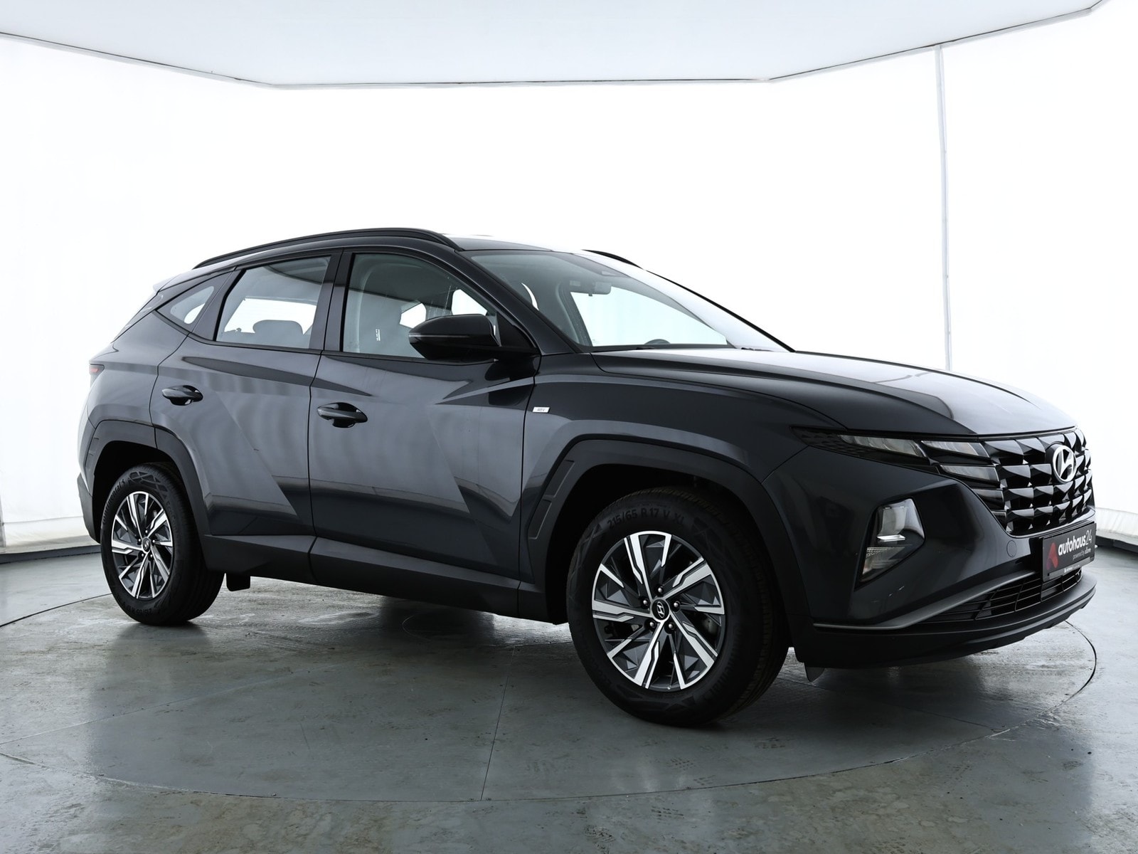 Hyundai Tucson SUV / Crossover / Geländewagen HYUNDAI Tucson 1.6 T-GDI 48V Select DCT Sports Utility Vehicle #1