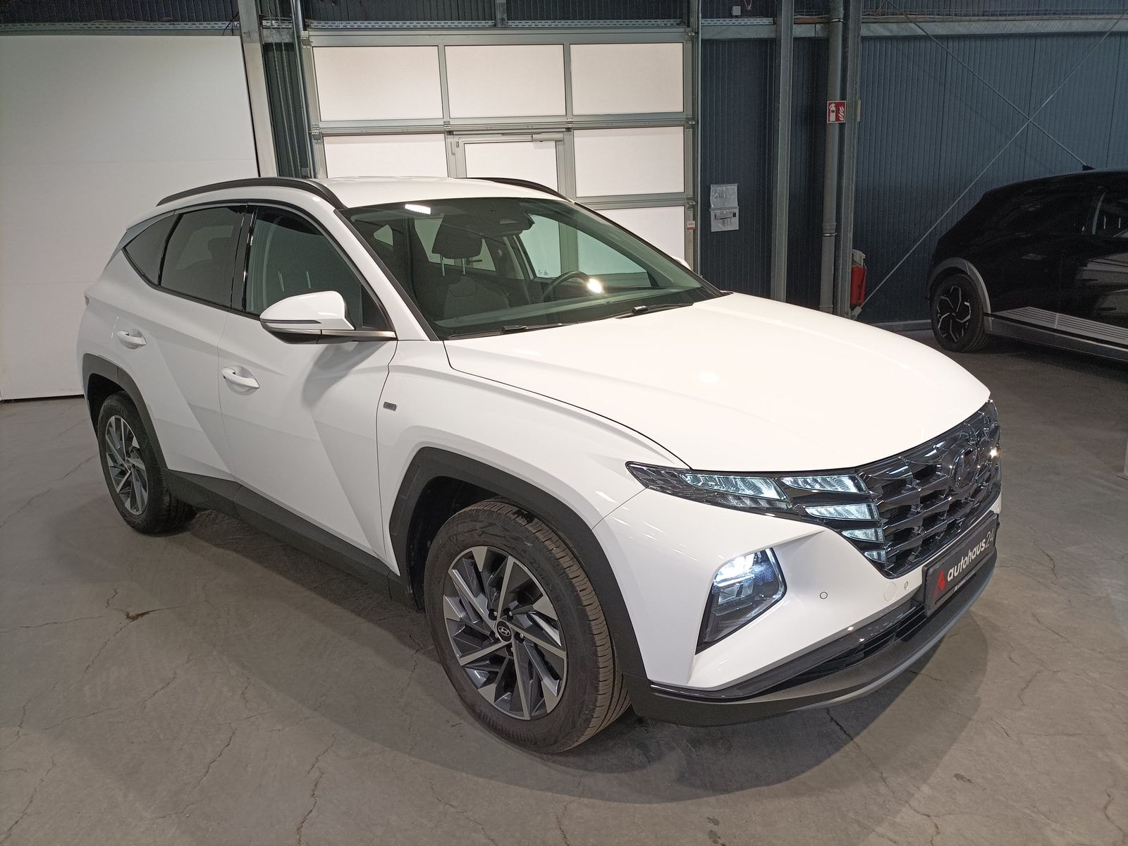 Hyundai Tucson SUV / Crossover / Geländewagen HYUNDAI Tucson 1.6 T-GDI 132kW 48V Trend DCT 4WD Sports Utility Vehicle #1