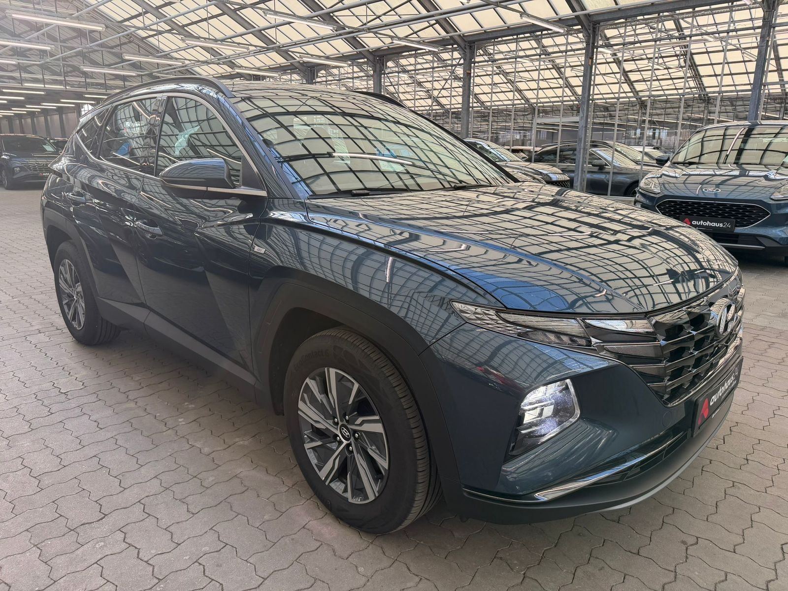 Hyundai Tucson SUV / Crossover / Geländewagen HYUNDAI Tucson 1.6 T-GDI 48V Select DCT Sports Utility Vehicle #1