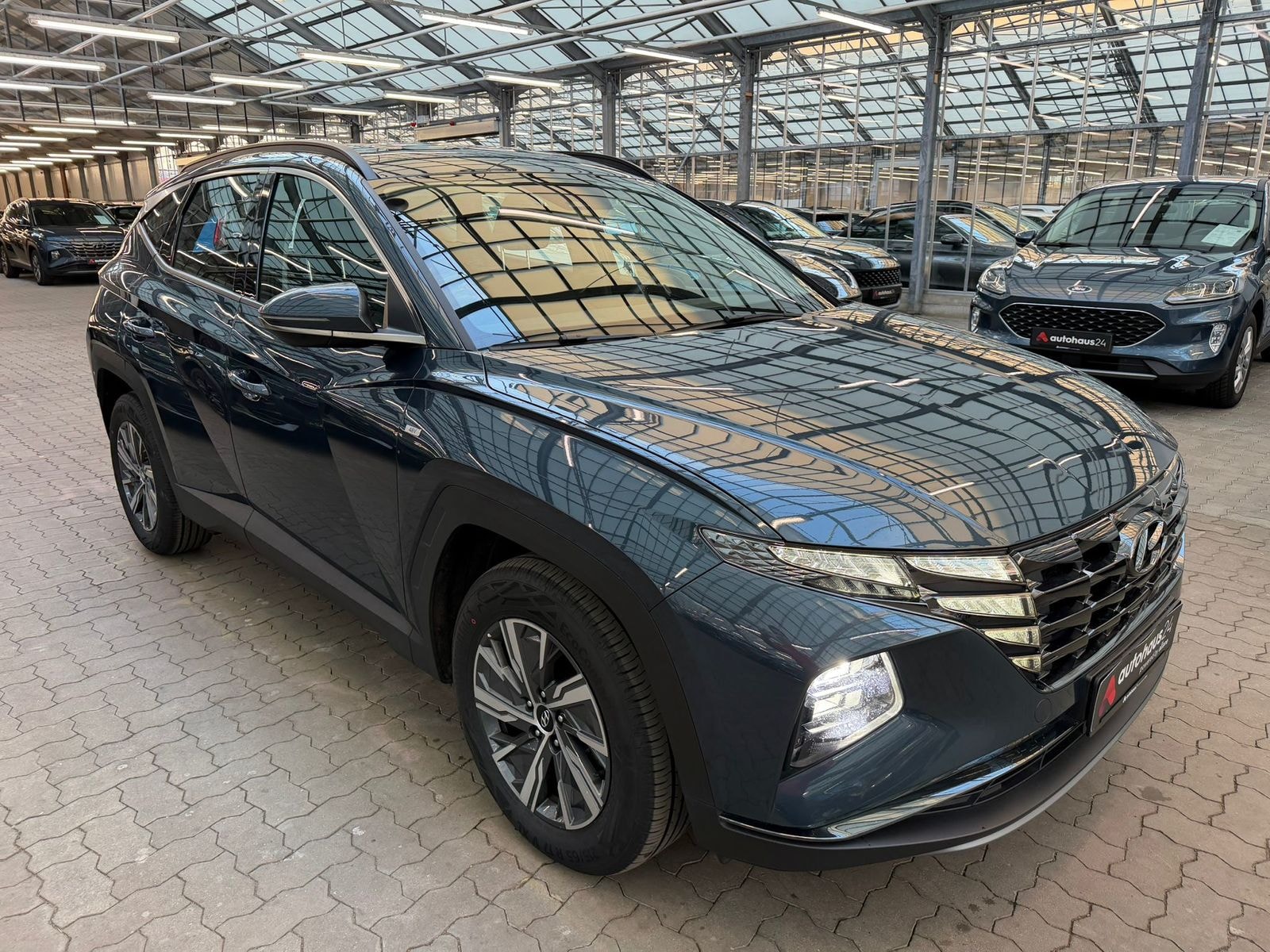 Hyundai Tucson SUV / Crossover / Geländewagen HYUNDAI Tucson 1.6 T-GDI 48V Select DCT Sports Utility Vehicle #1