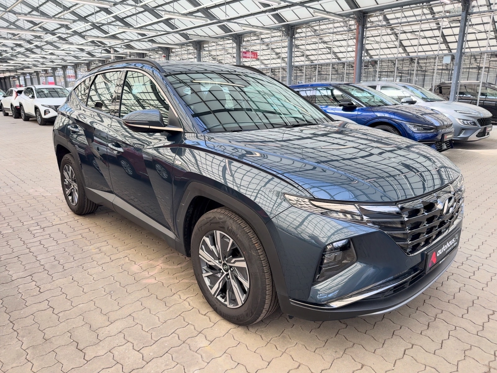 Hyundai Tucson SUV / Crossover / Geländewagen HYUNDAI Tucson 1.6 T-GDI 48V Select DCT Sports Utility Vehicle #1