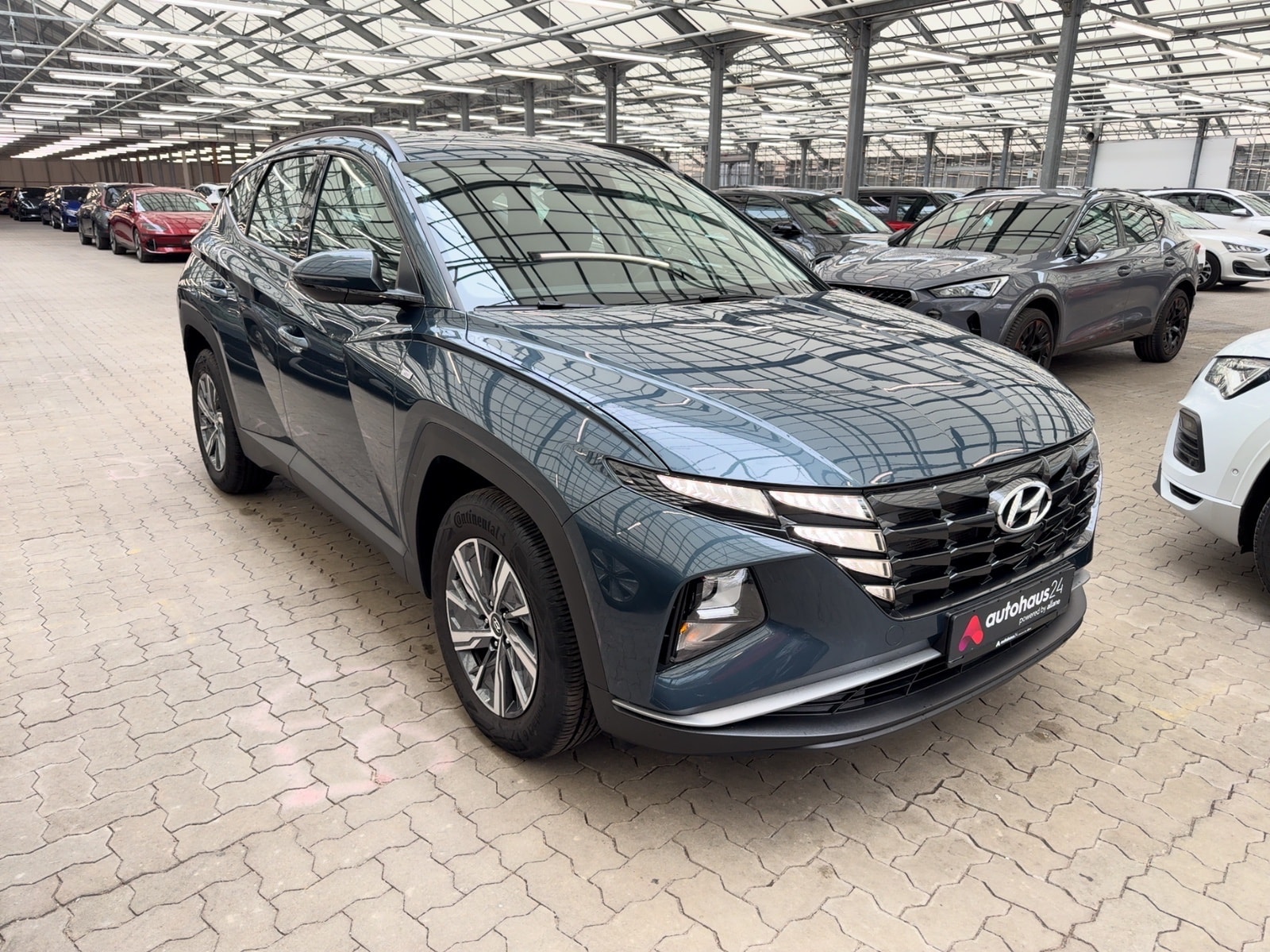 Hyundai Tucson SUV / Crossover / Geländewagen HYUNDAI Tucson 1.6 T-GDI 48V Select DCT Sports Utility Vehicle #1