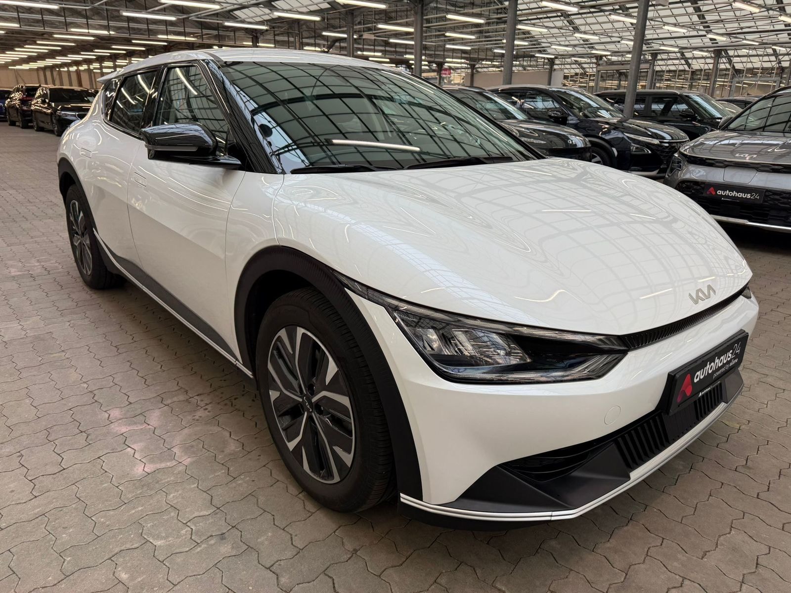 Kia EV6 SUV / Crossover / Geländewagen KIA EV6 77,4 kWh 168 kW Heckantrieb Sports Utility Vehicle #1