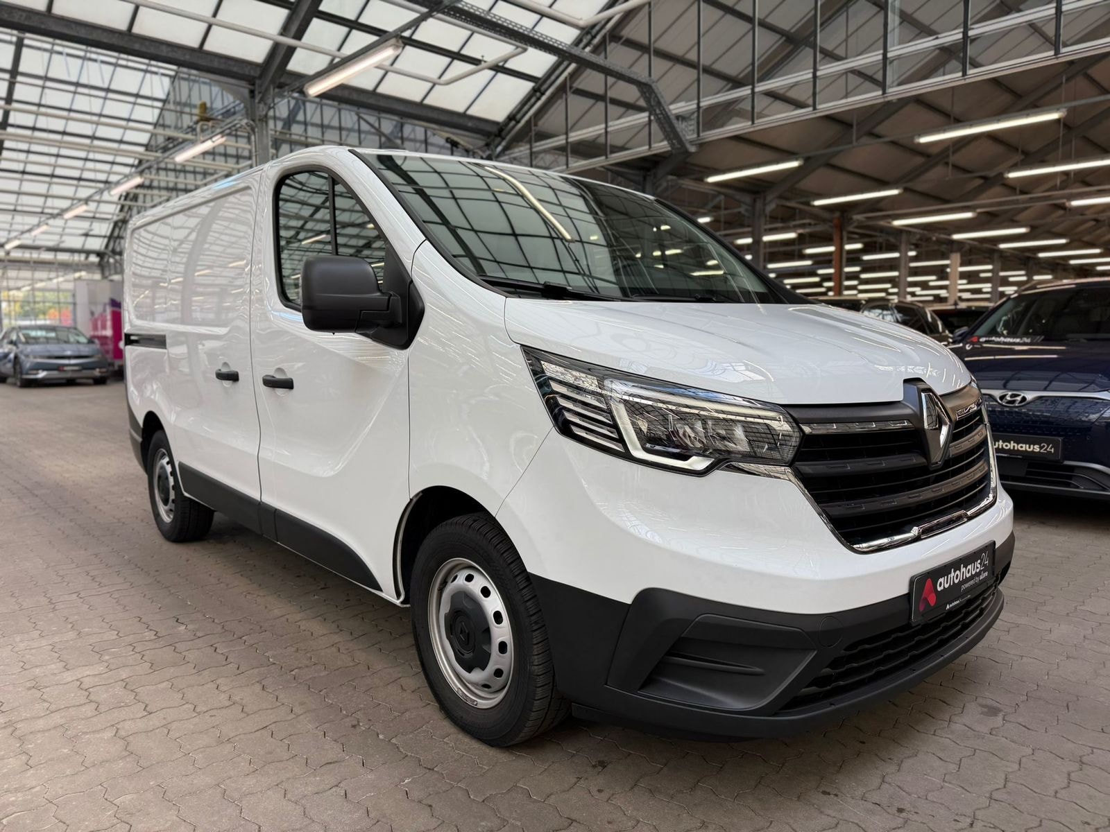 Renault Trafic Transporter RENAULT Trafic Blue dCi 130 L1H1 3,0t Komfort Kastenwagen #1