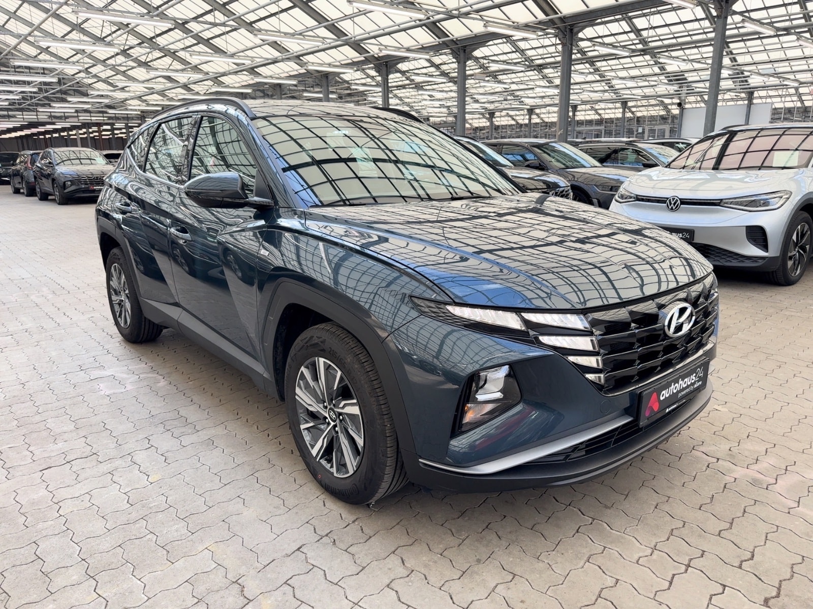 Hyundai Tucson SUV / Crossover / Geländewagen HYUNDAI Tucson 1.6 T-GDI 48V Select DCT Sports Utility Vehicle #1