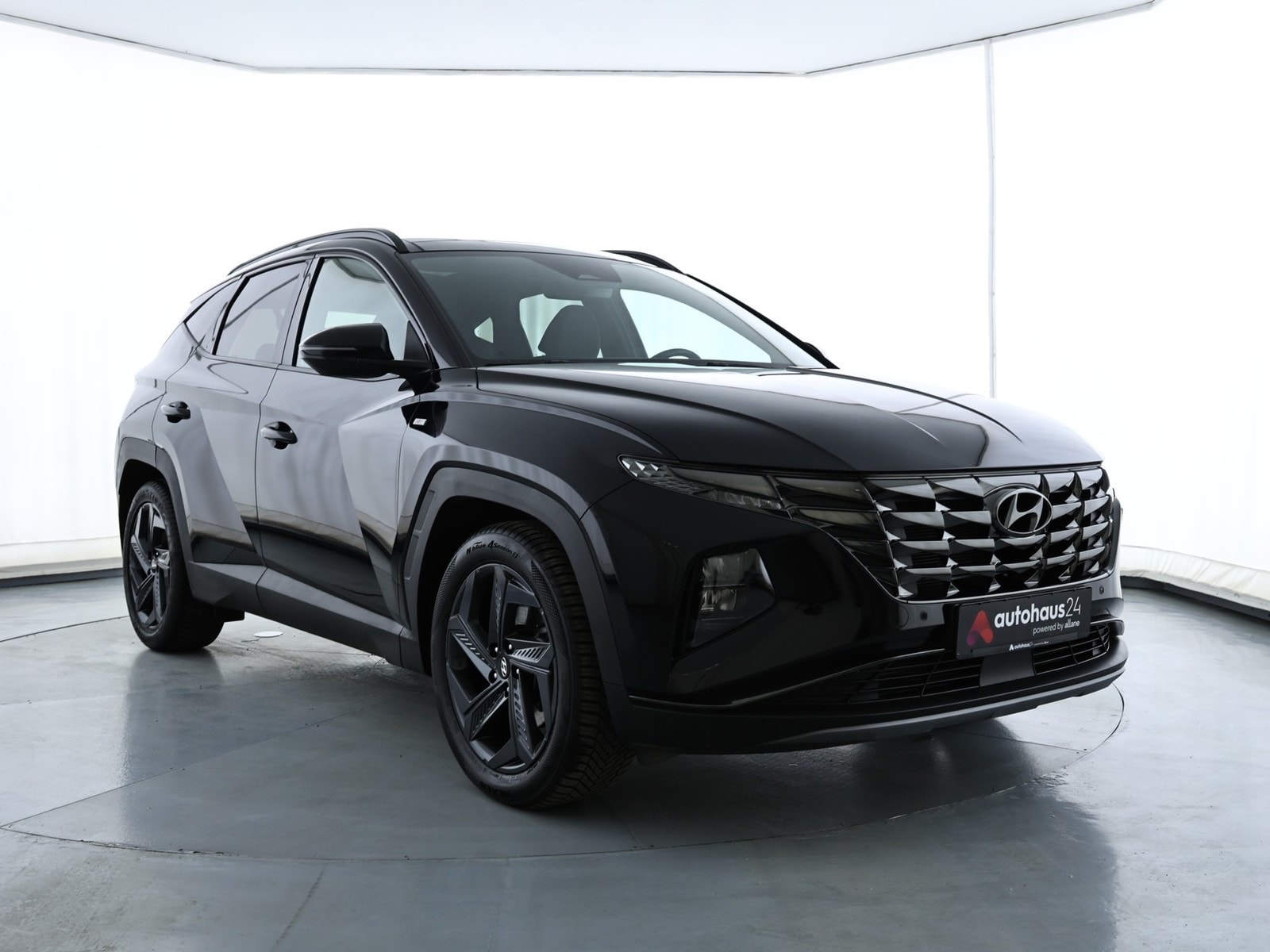 Hyundai Tucson SUV / Crossover / Geländewagen HYUNDAI Tucson 1.6 T-GDI 132kW 48V Blackline DCT 4WD Sports Utility Vehicle #1