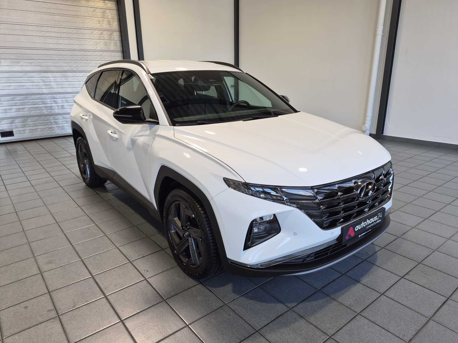 Hyundai Tucson SUV / Crossover / Geländewagen HYUNDAI Tucson 1.6 T-GDI Advantage Sports Utility Vehicle #1