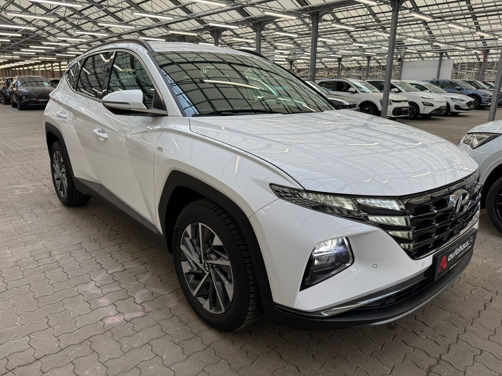 Hyundai Tucson SUV / Crossover / Geländewagen HYUNDAI Tucson 1.6 T-GDI 48V Trend DCT Sports Utility Vehicle #1