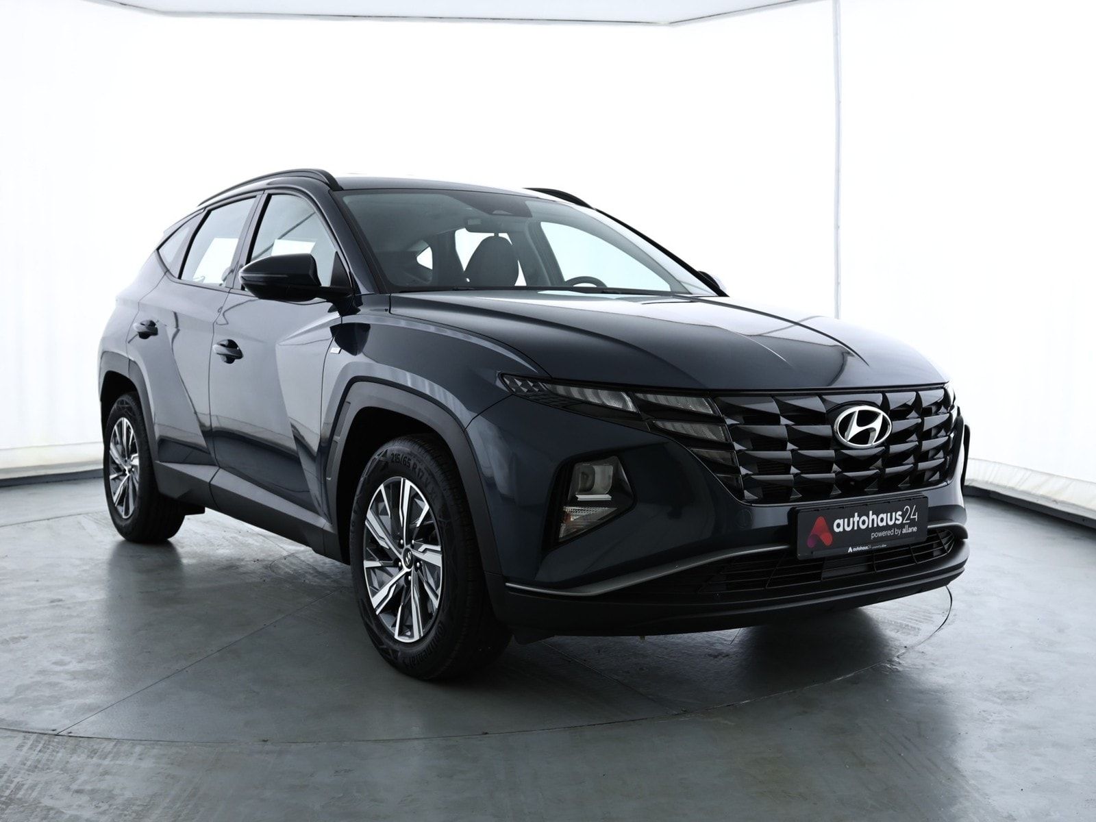 Hyundai Tucson SUV / Crossover / Geländewagen HYUNDAI Tucson 1.6 T-GDI 48V Select DCT Sports Utility Vehicle #1