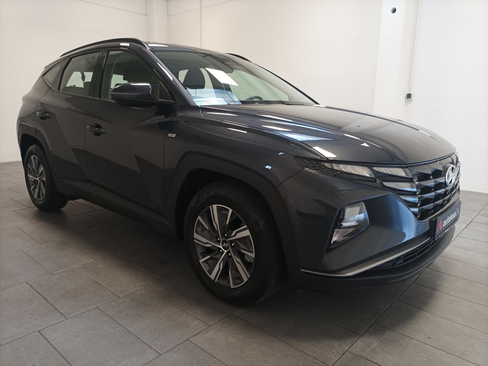 Hyundai Tucson SUV / Crossover / Geländewagen HYUNDAI Tucson 1.6 T-GDI 48V Select DCT Sports Utility Vehicle #1